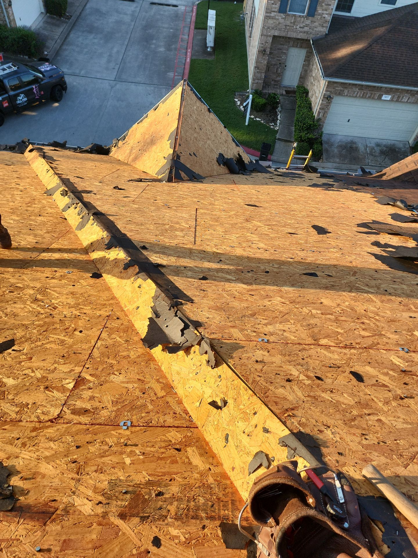 Residential Roofing Installation using Owen's Corning Duration (Lifetime) Shingles by Roof Repair Company