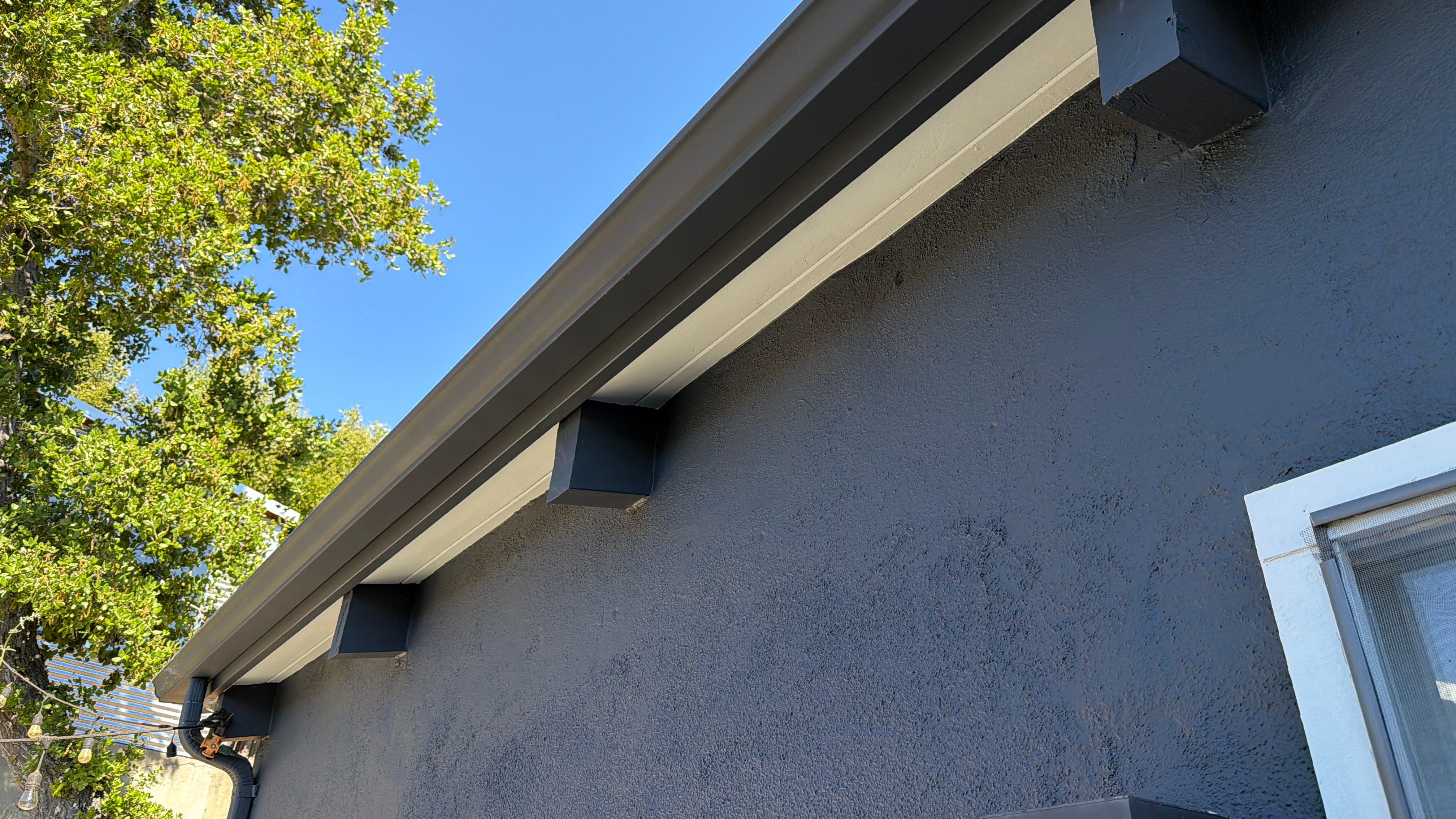 modern painting Exterior modern painting by Herrera’s Bay Area Painting inc.