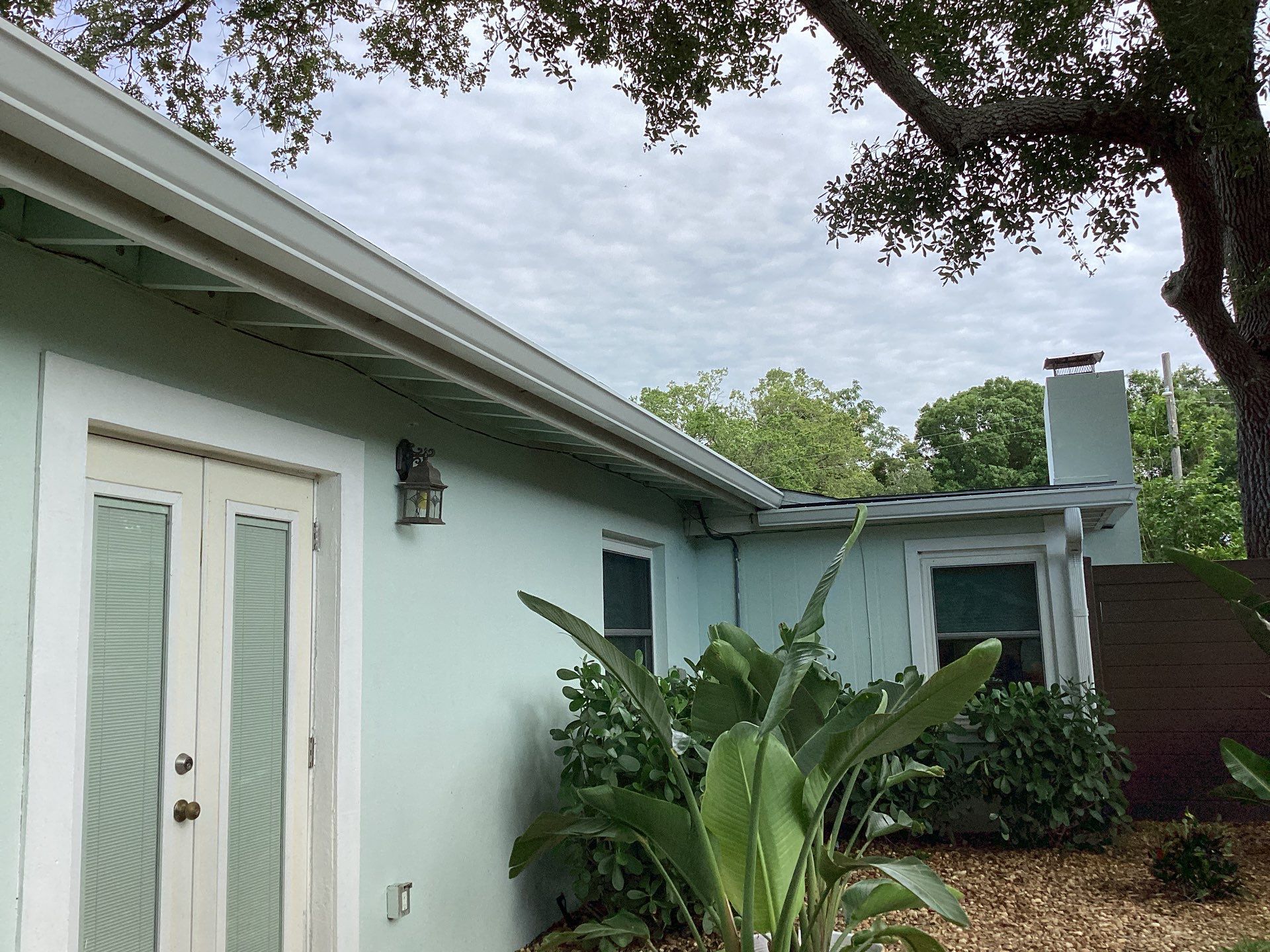 Elegant 7-Inch Seamless Gutters in Sarasota FL in Sarasota FL by Gutter Professors