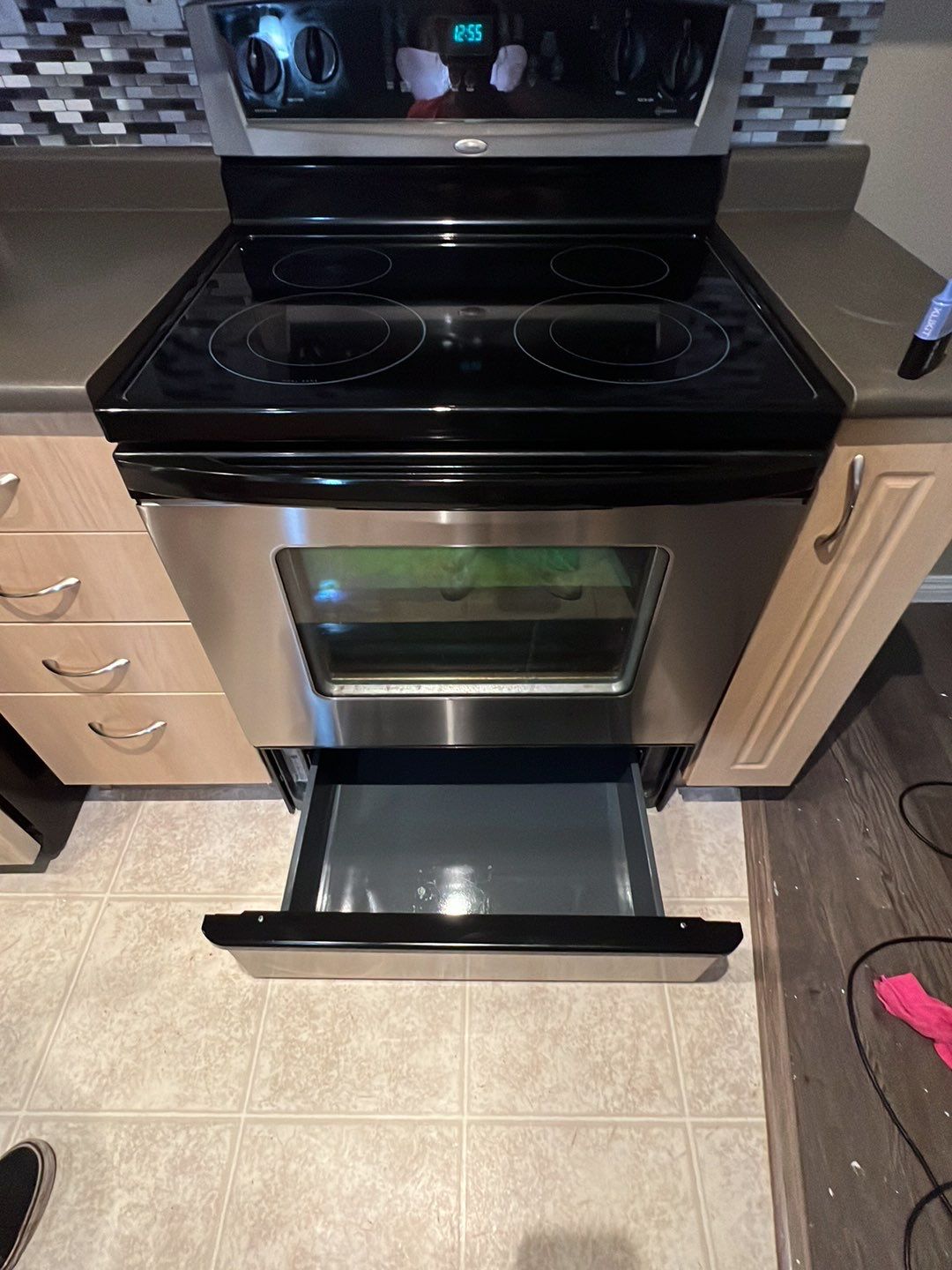 Moveout Clean - Very dirty by Tidyups Cleaning Service Inc