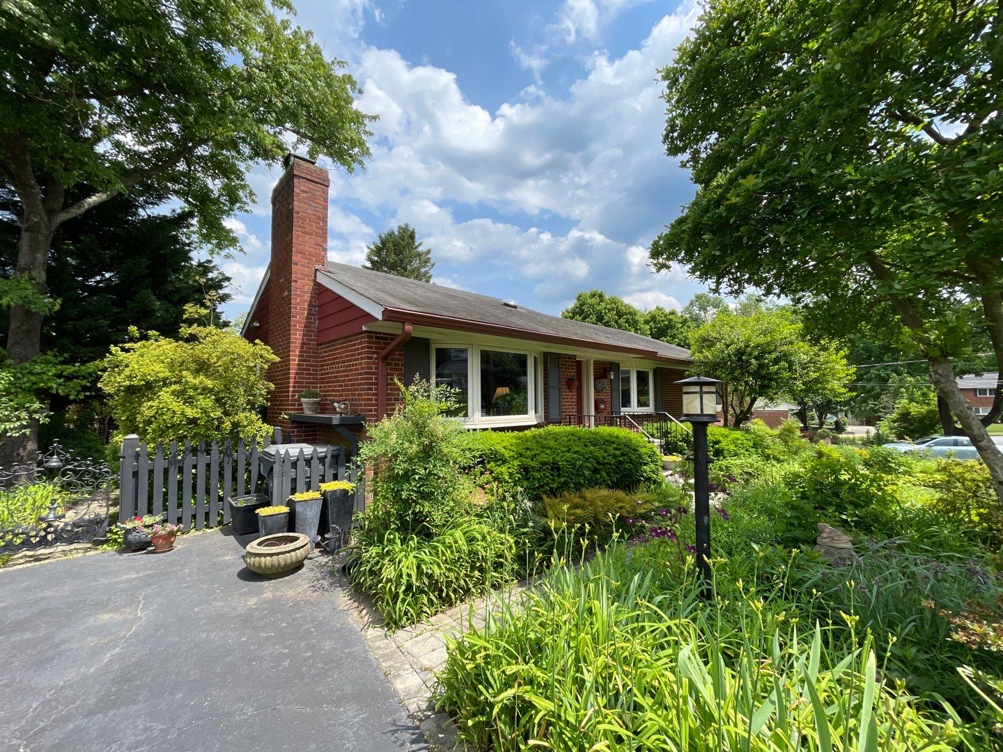 McLean: CertainTeed Landmark Designer Shingles in Charcoal Black by RM Banning, Inc.