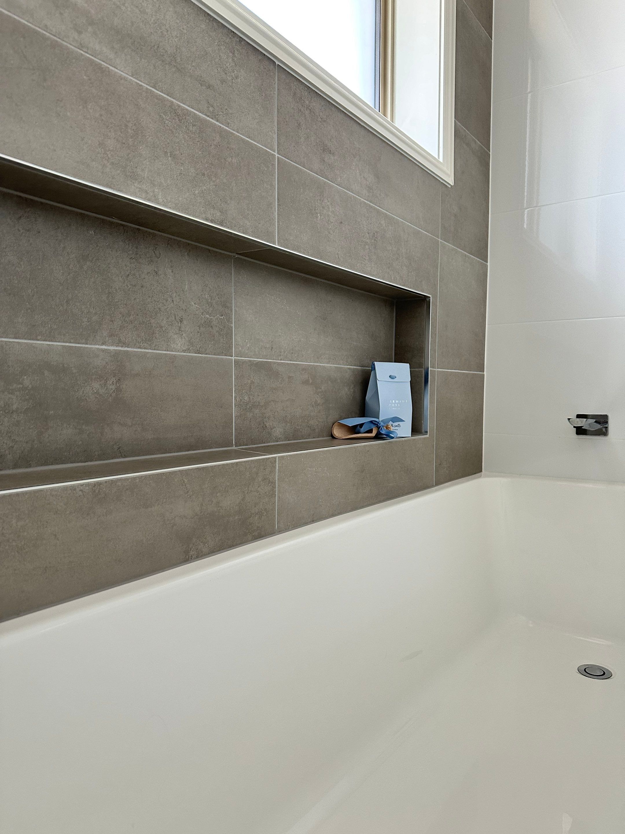 Main Bathroom, Ensuite, Toilet, Powder Room, and Laundry Renovation by Re-seal Bathrooms