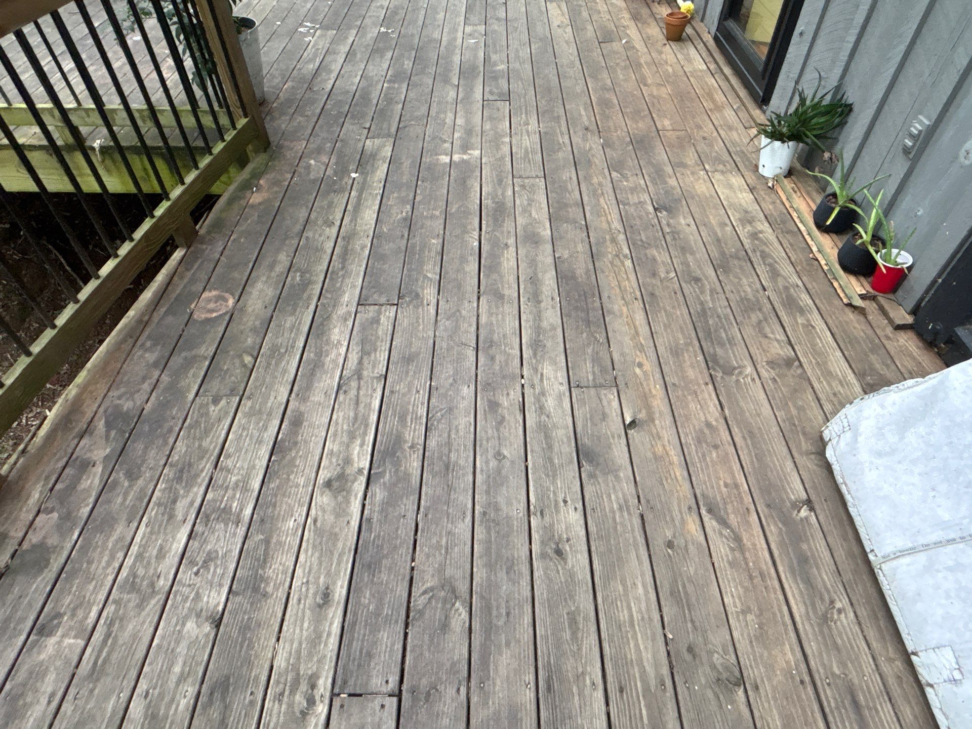 Wood Deck using Wood Sealant by DuraSeal