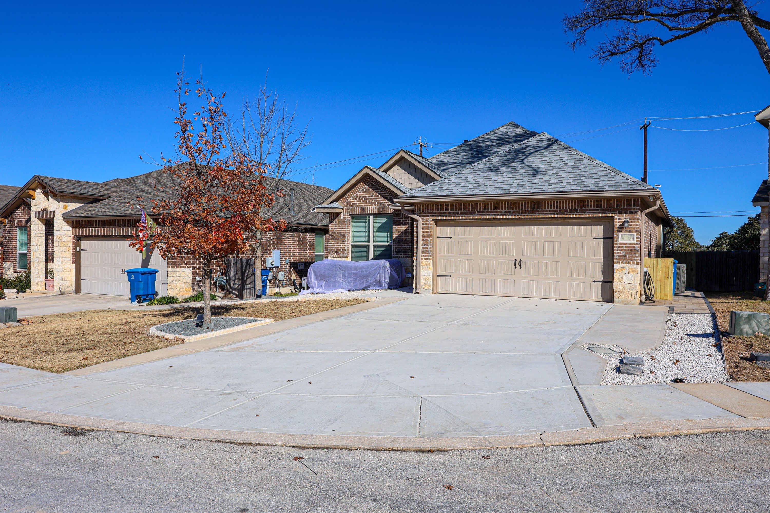 Wortham Oaks, San Antonio by Hole In One Lawns, LLC