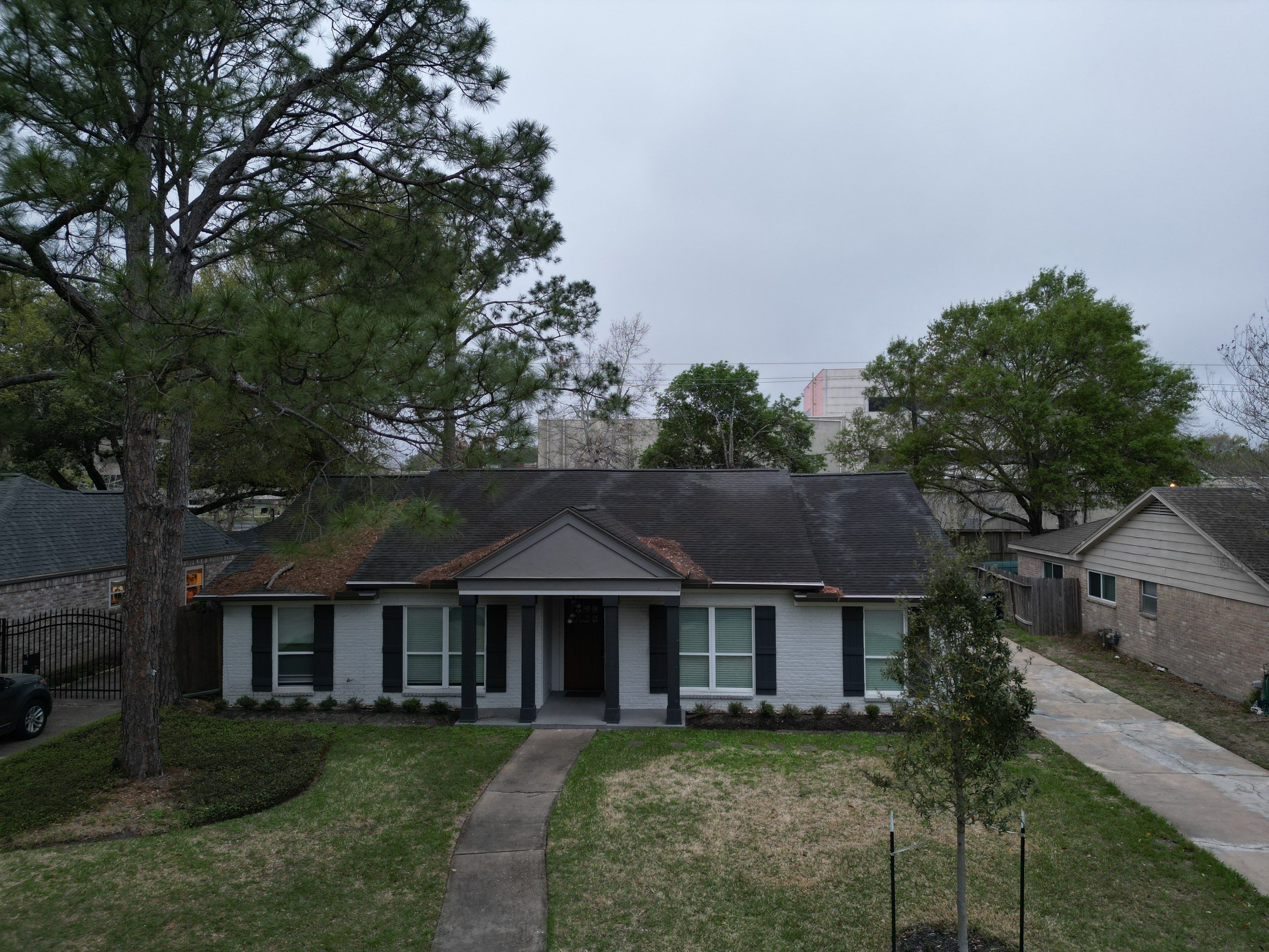 IKO Cambridge Dual Grey by HHH Roofing & Construction