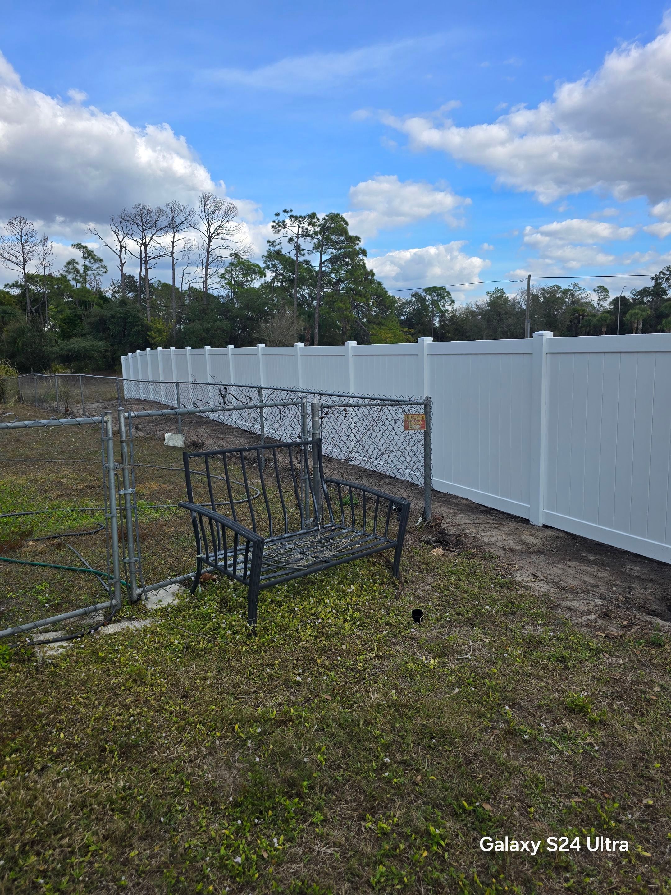 Vinyl Fence Install in North Port by True Fence LLC