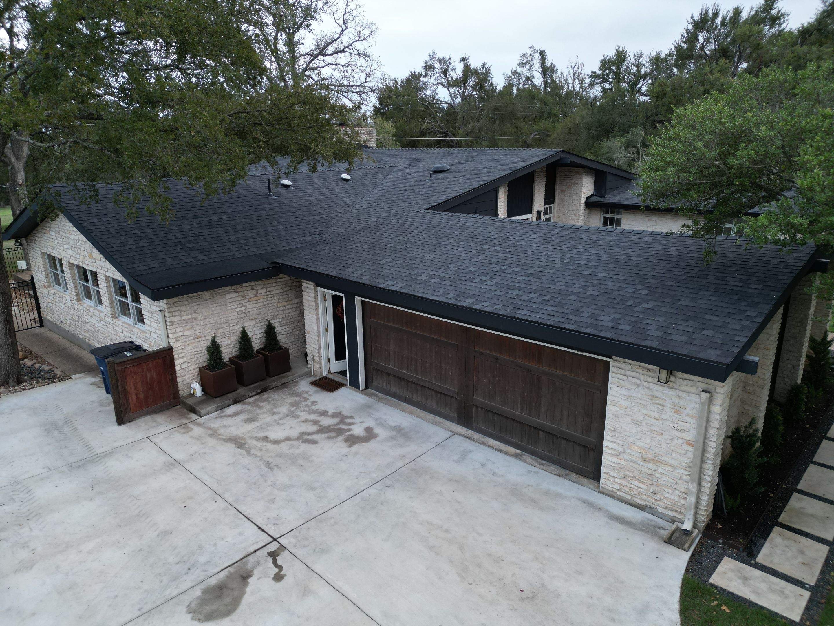 Granite Black - Iko Dynasty by RoofsOnly.com