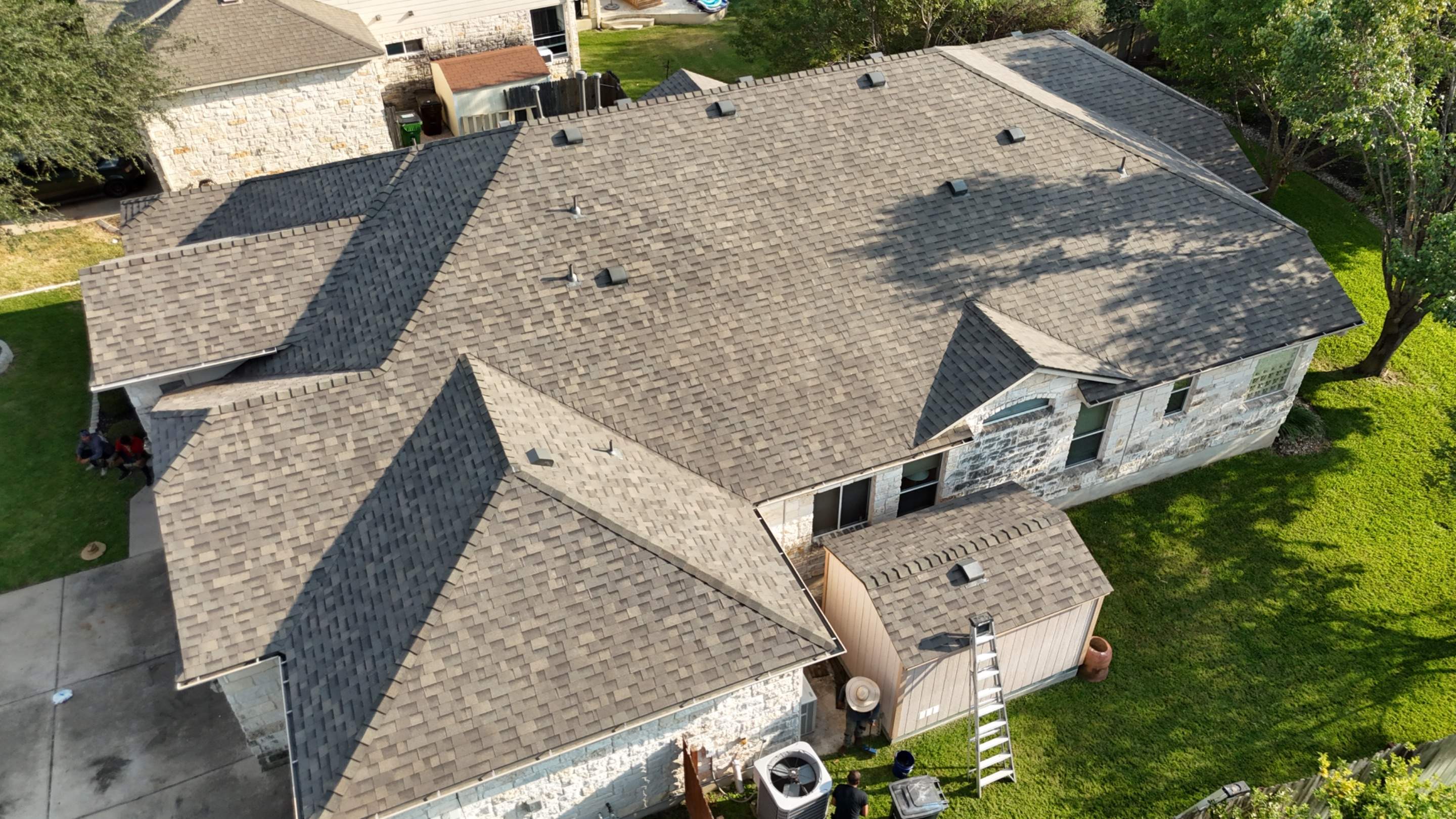 Weathered Wood - Malarkey Vista by RoofsOnly.com