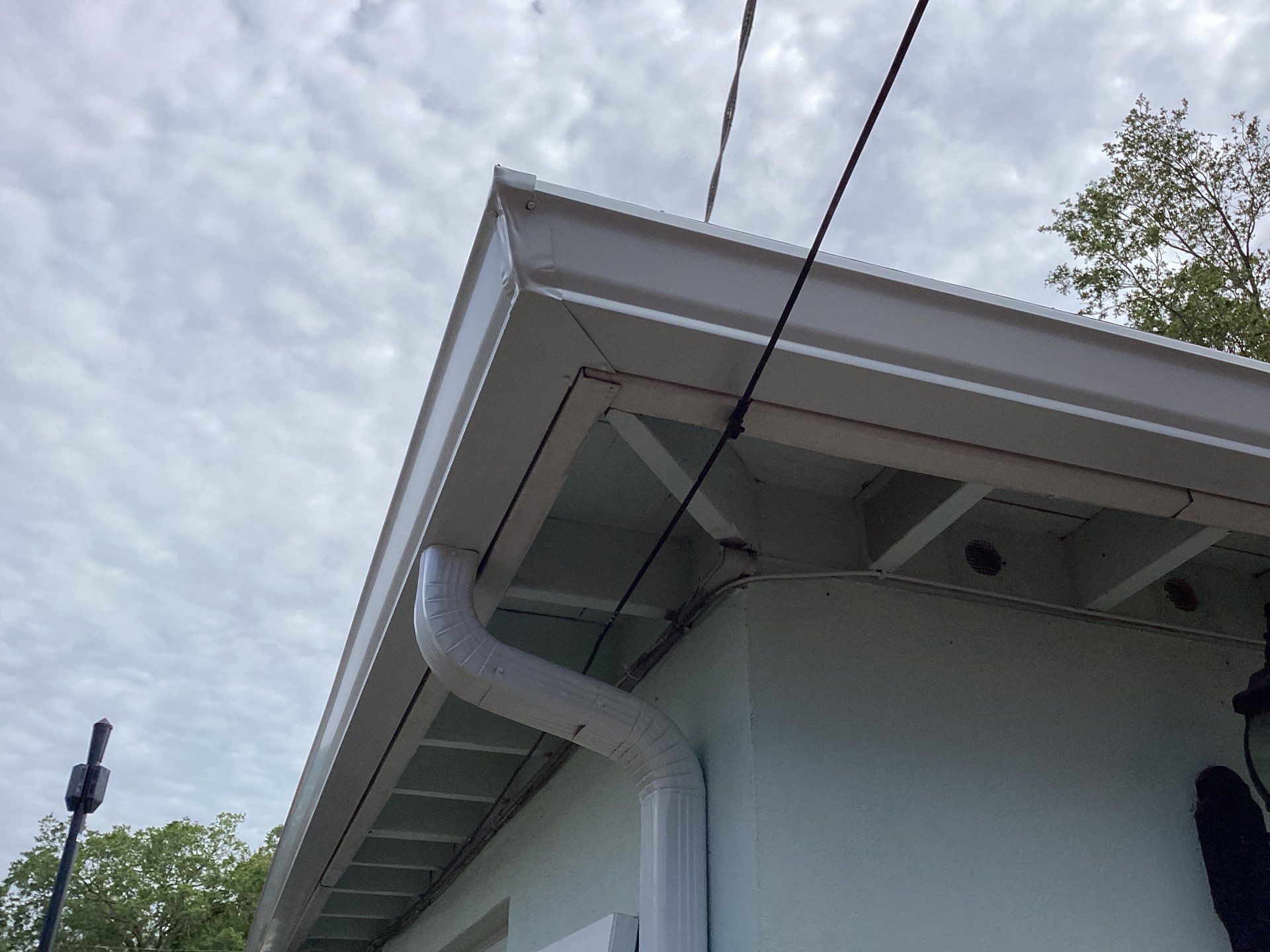 Elegant 7-Inch Seamless Gutters in Sarasota FL in Sarasota FL by Gutter Professors