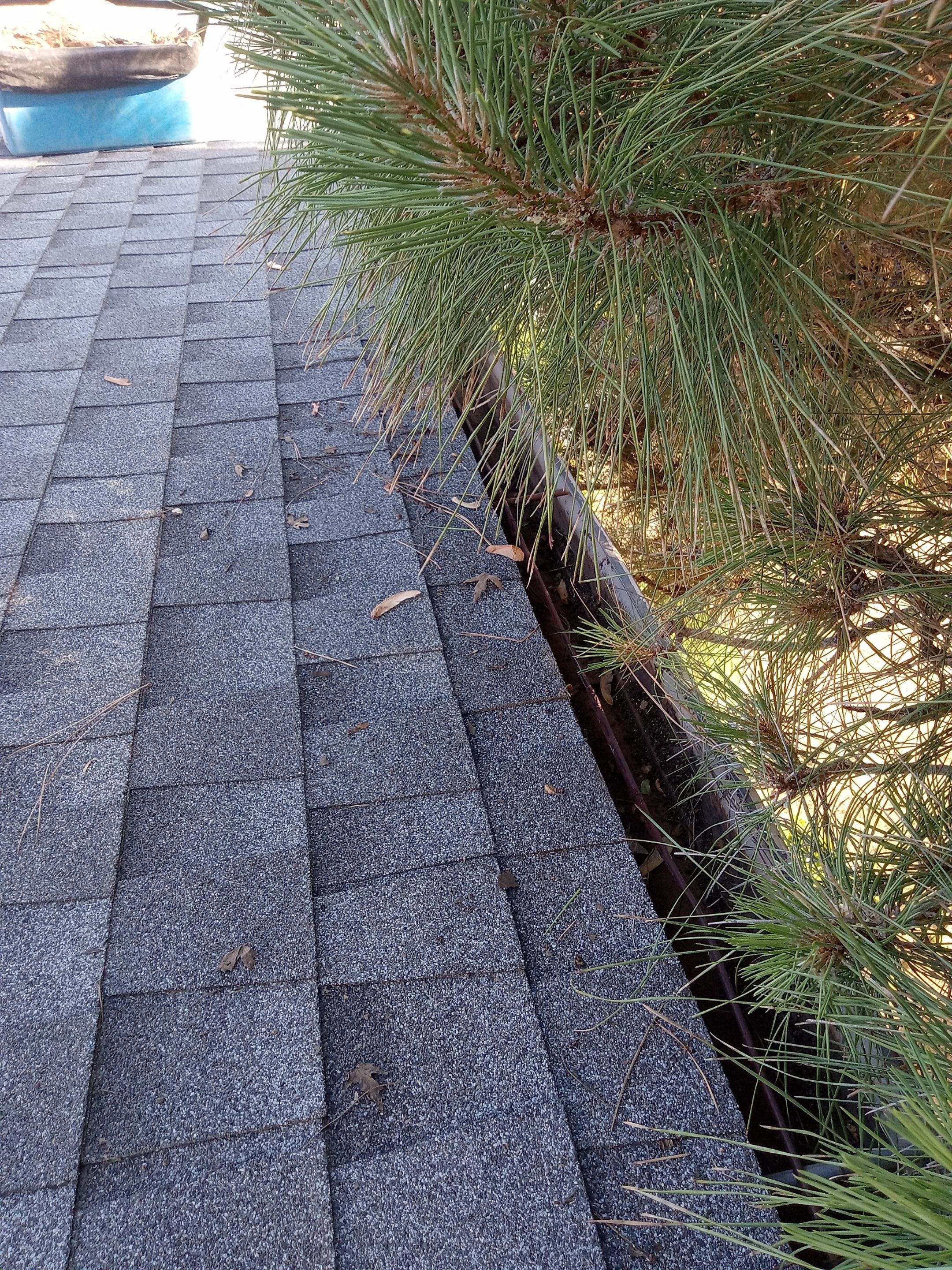 Commercial gutter cleaning Santa Fe, NM after photo with clean gutters
