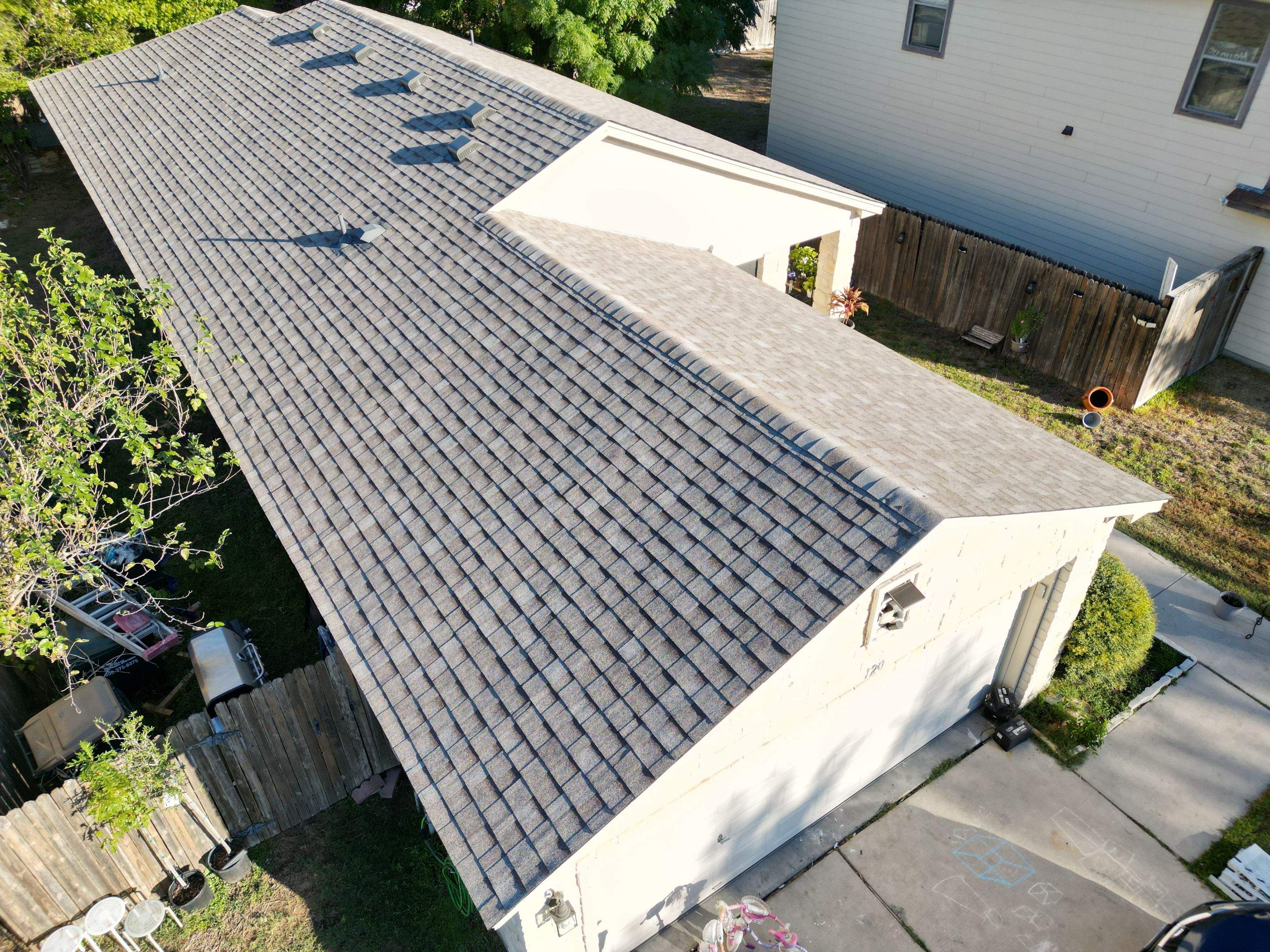 Beachwood - Iko Cambridge by RoofsOnly.com