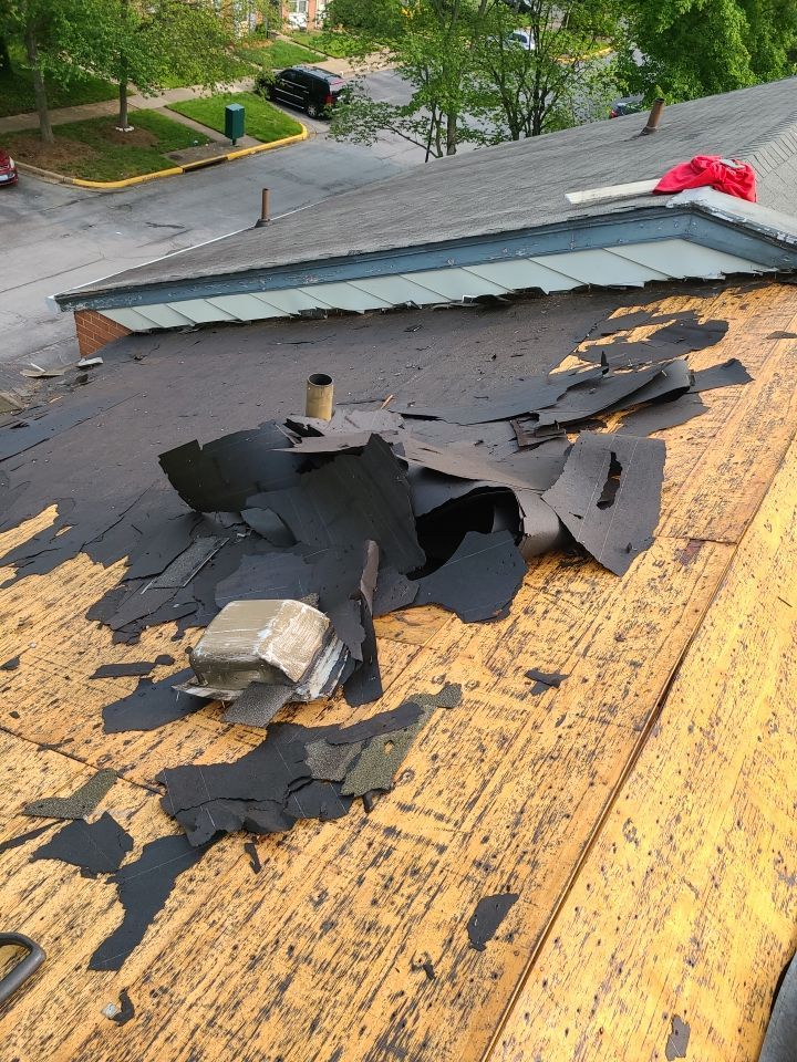 Alexandria - Certainteed Landmark Weathered Wood Shingles by RM Banning, Inc.