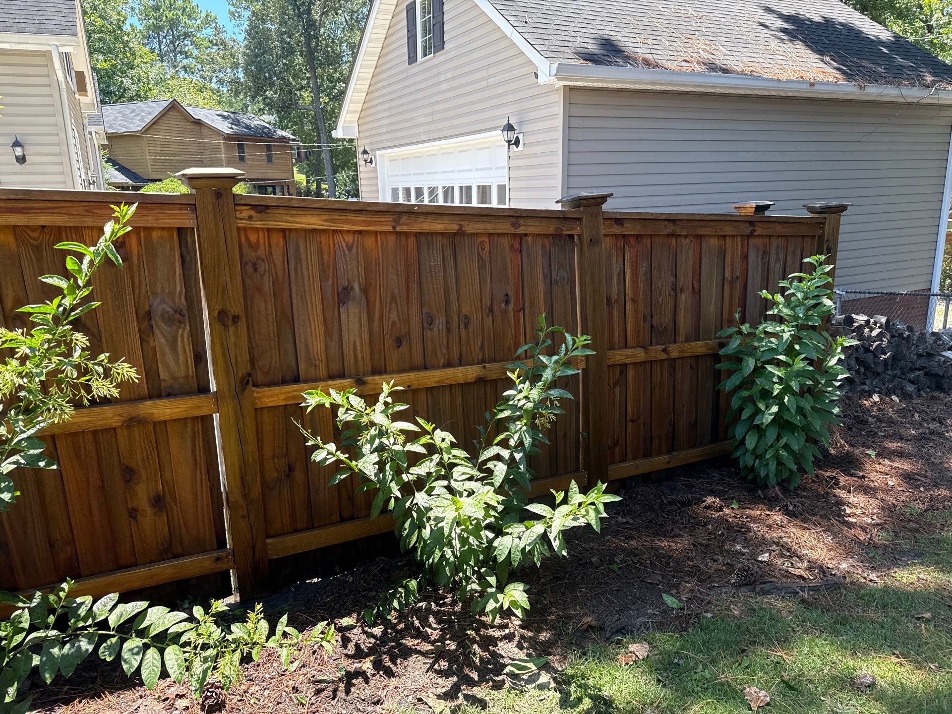 Wood Fence using Wood Sealant by DuraSeal