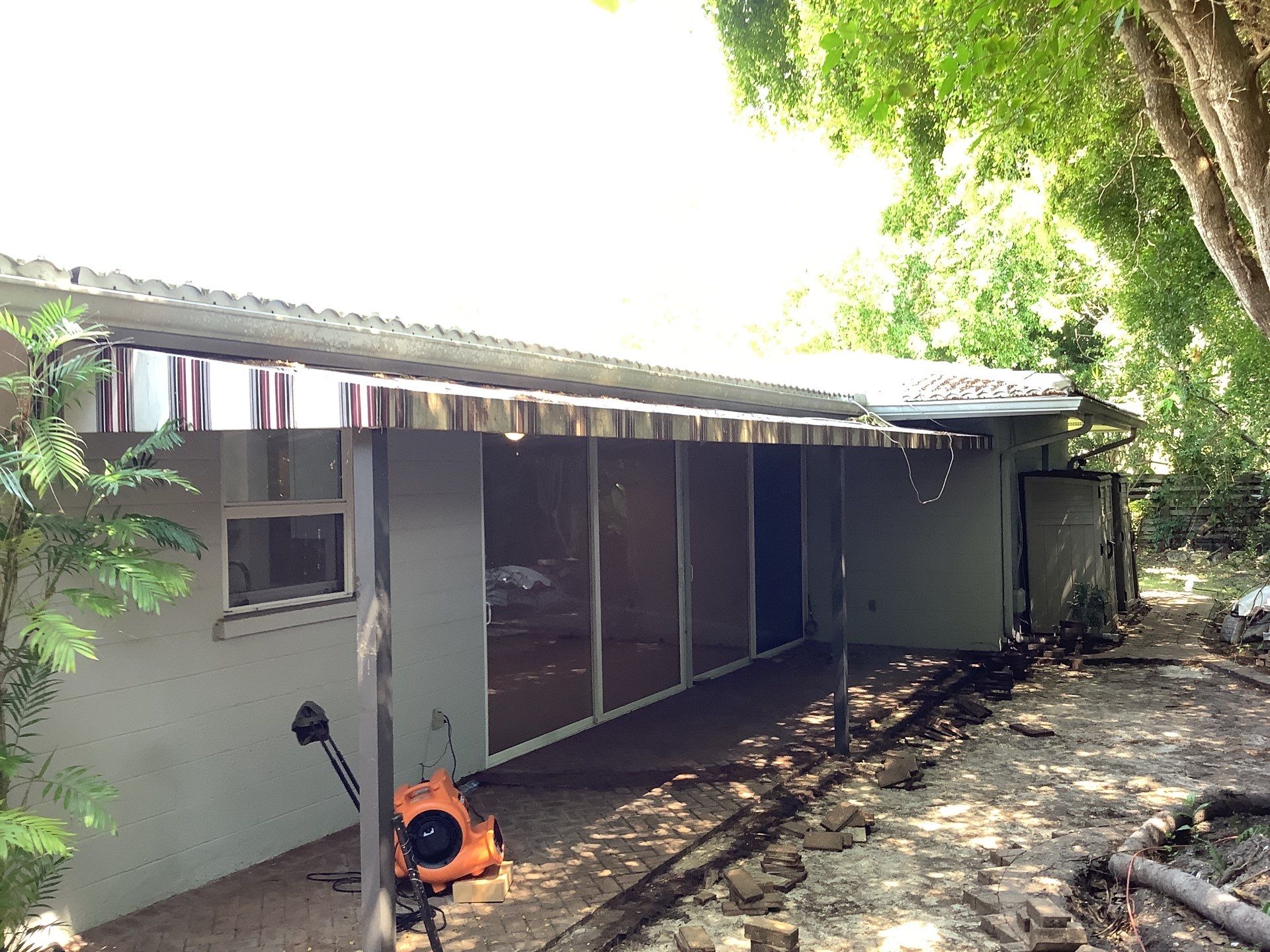 Gutter Cleaning Service in Siesta Key FL by Gutter Professors