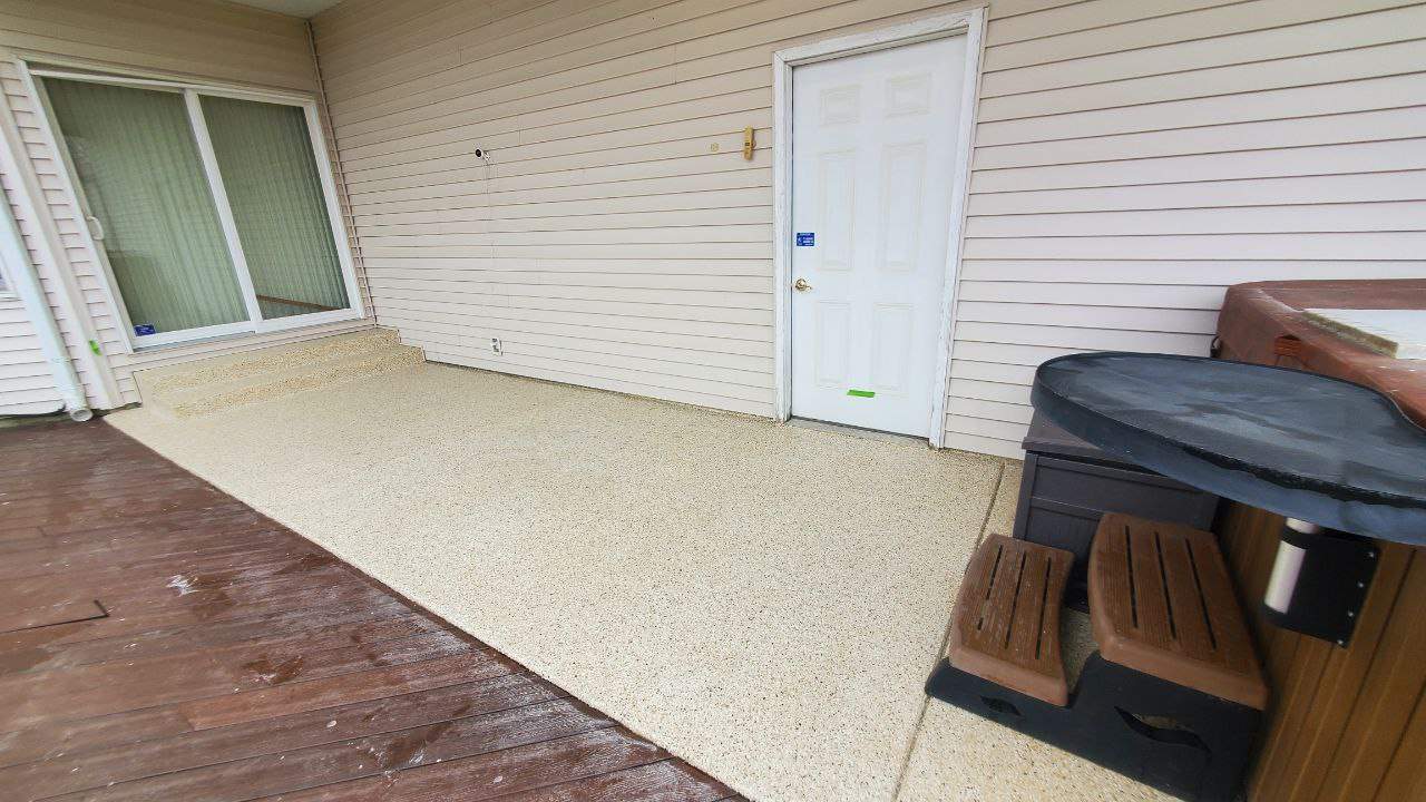 Shoreline Garage, Front Porch, & Back Porch Maroa by Loud Bros