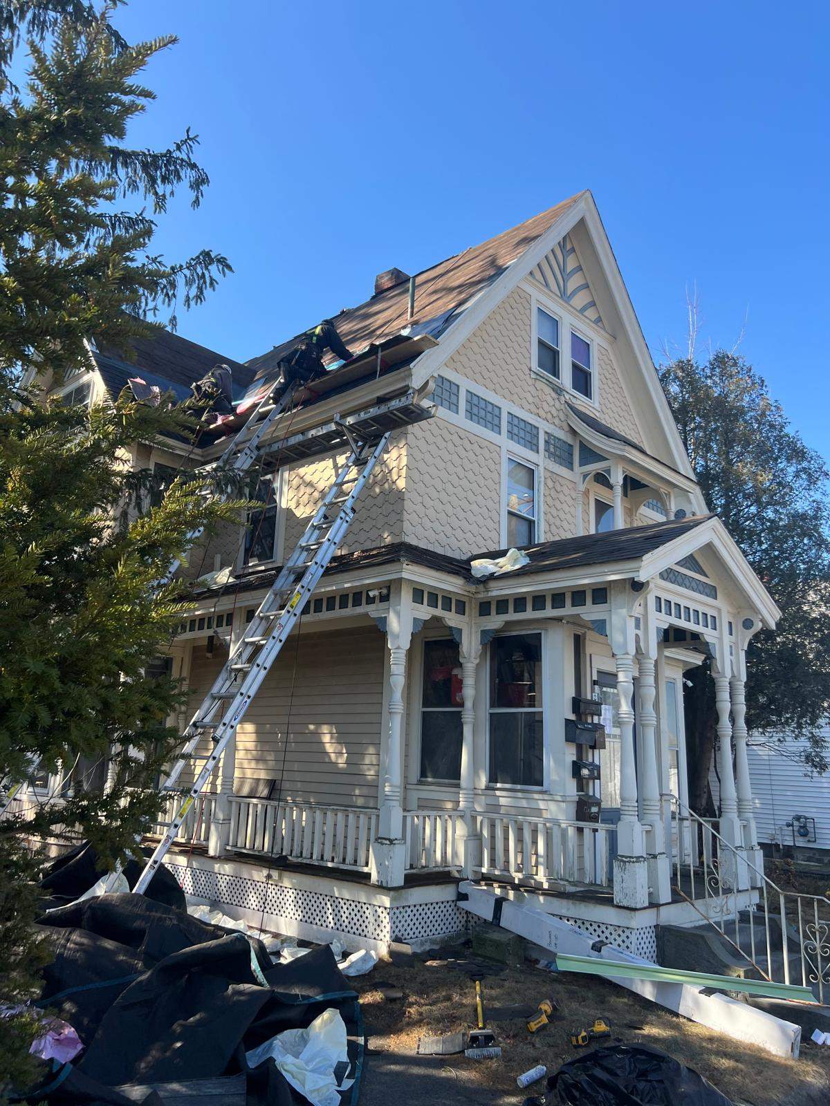 Slate Roof Conversion on Historic Home & Detached Garage – Owens Corning Duration, Estate Gray by JOHNNYS PRO