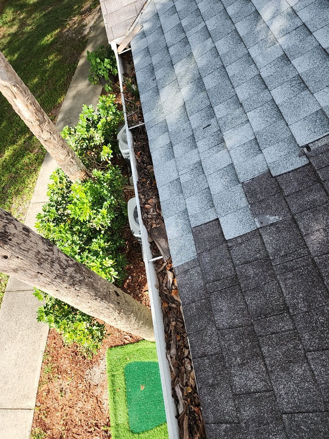 HOA gutter cleaning before photo
