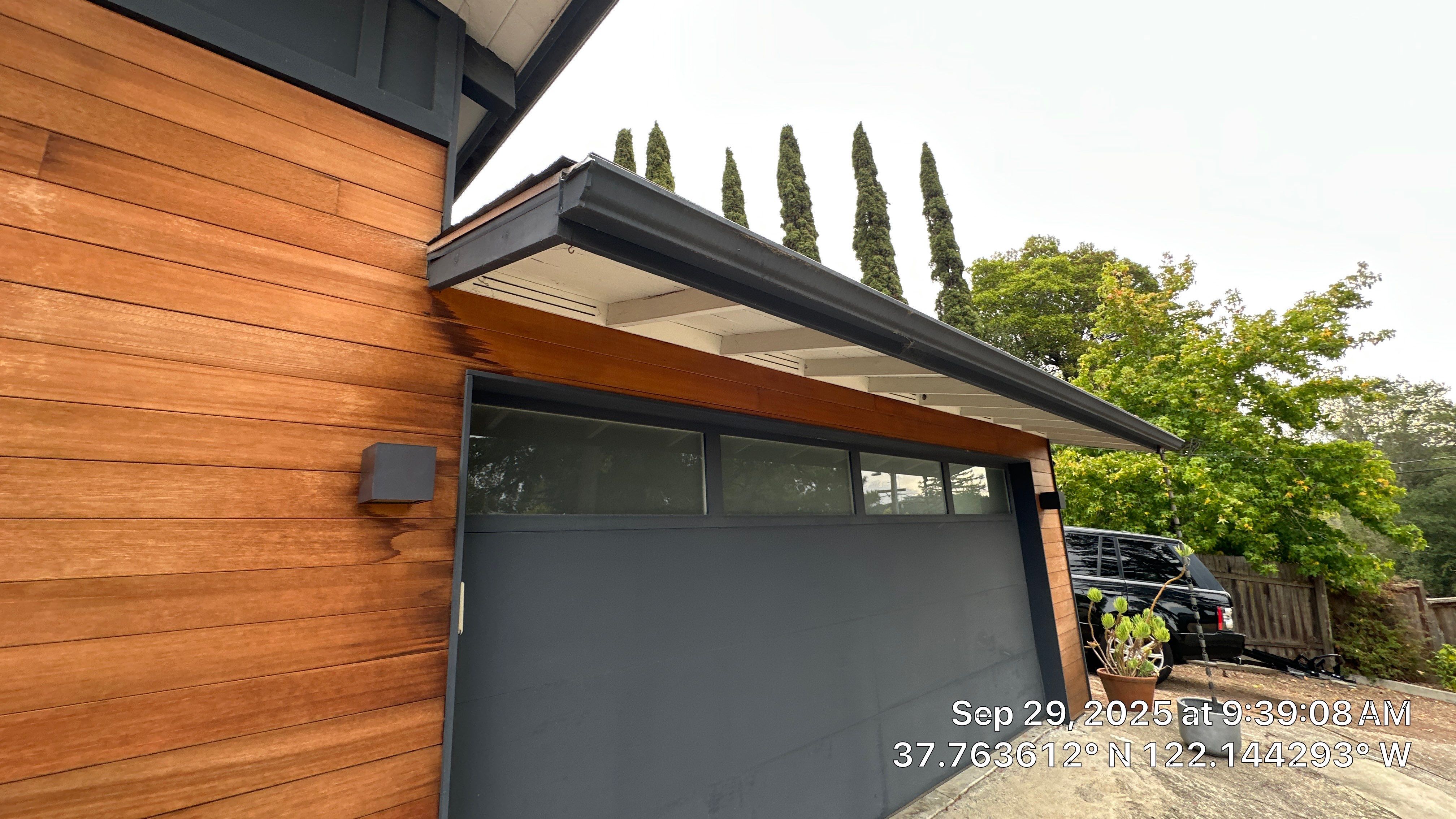 modern painting Exterior modern painting by Herrera’s Bay Area Painting inc.