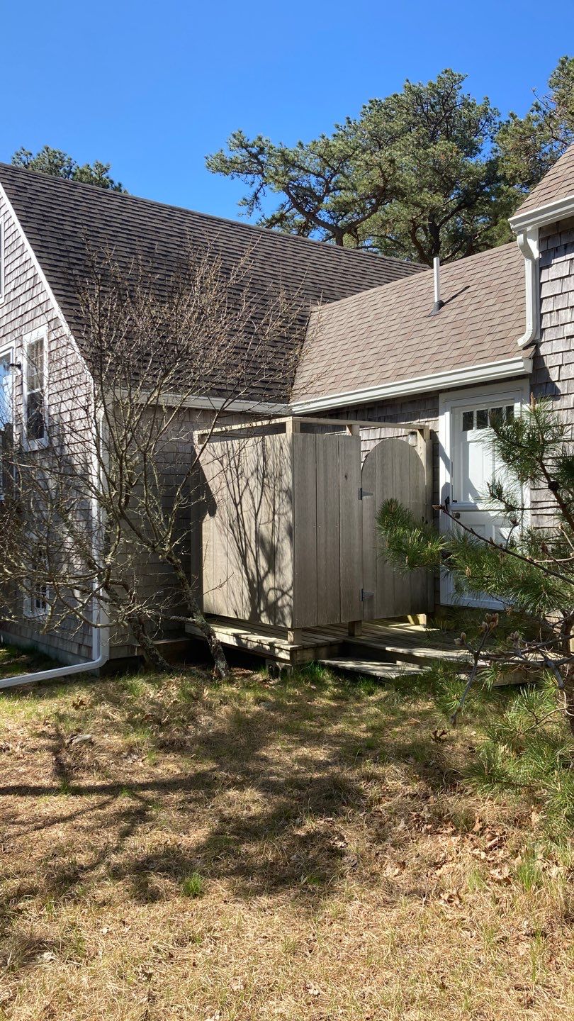 Gutter Installation using 6" Duo Pro K-Style Aluminum Gutter on a Vinyl Wedge Buildout by Gutter Pro Enterprises