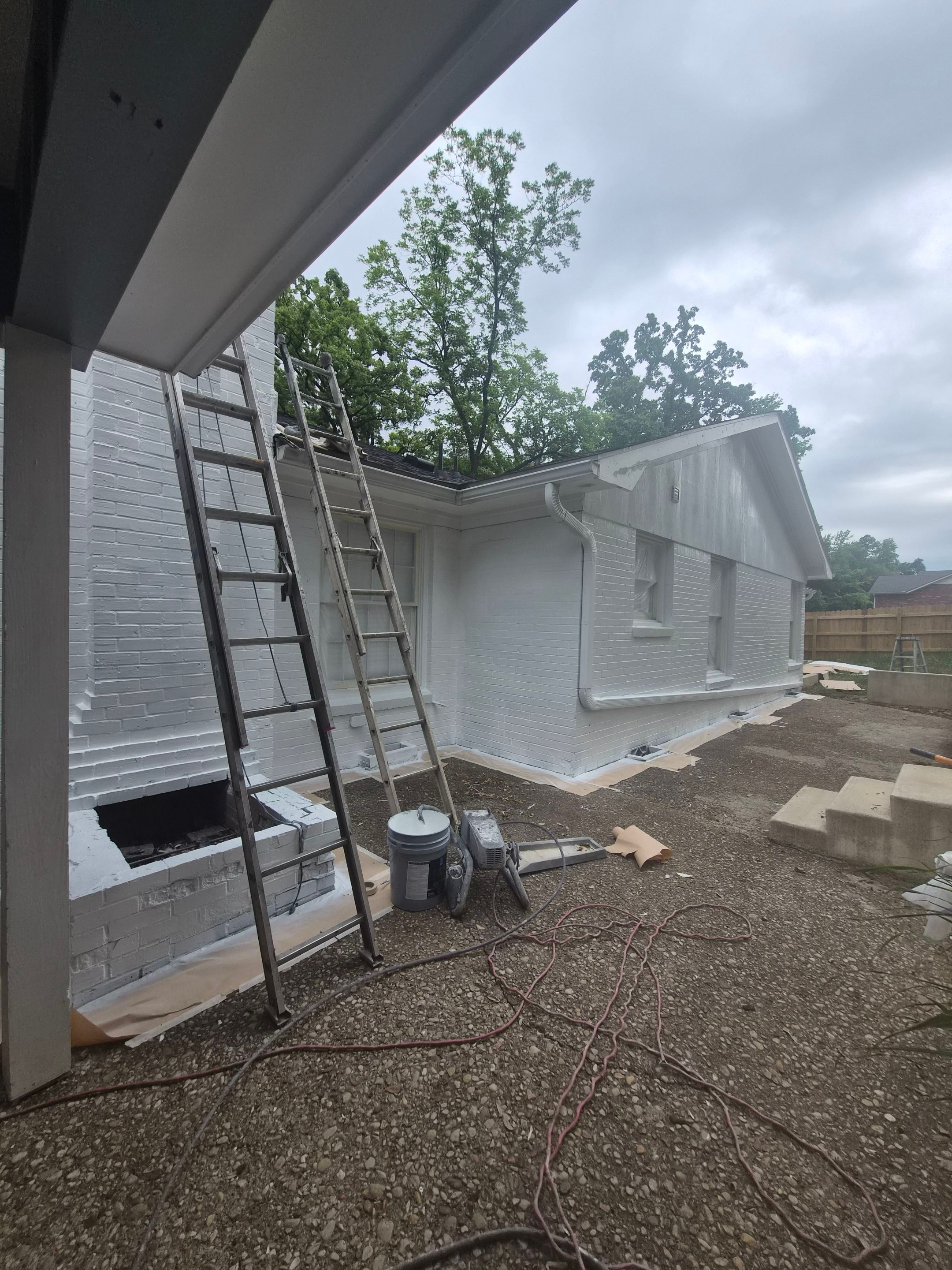 From Gray to Modern White: Exterior Repaint in Tyler, TX by Quality Coats Painting
