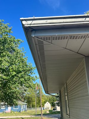 Turtle Shell gutter protection installation in Morris, IL 60450, photograph 4