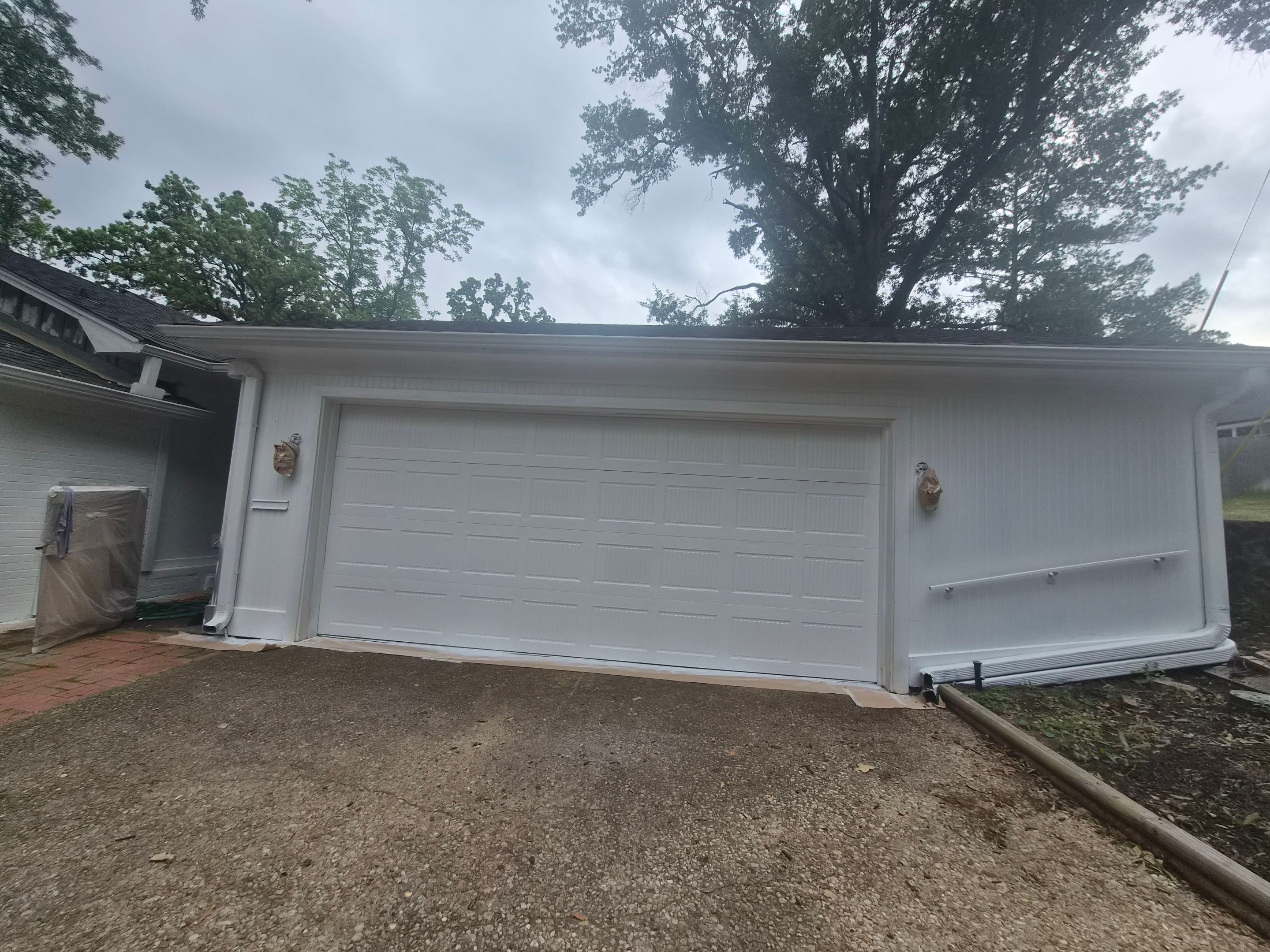 From Gray to Modern White: Exterior Repaint in Tyler, TX by Quality Coats Painting