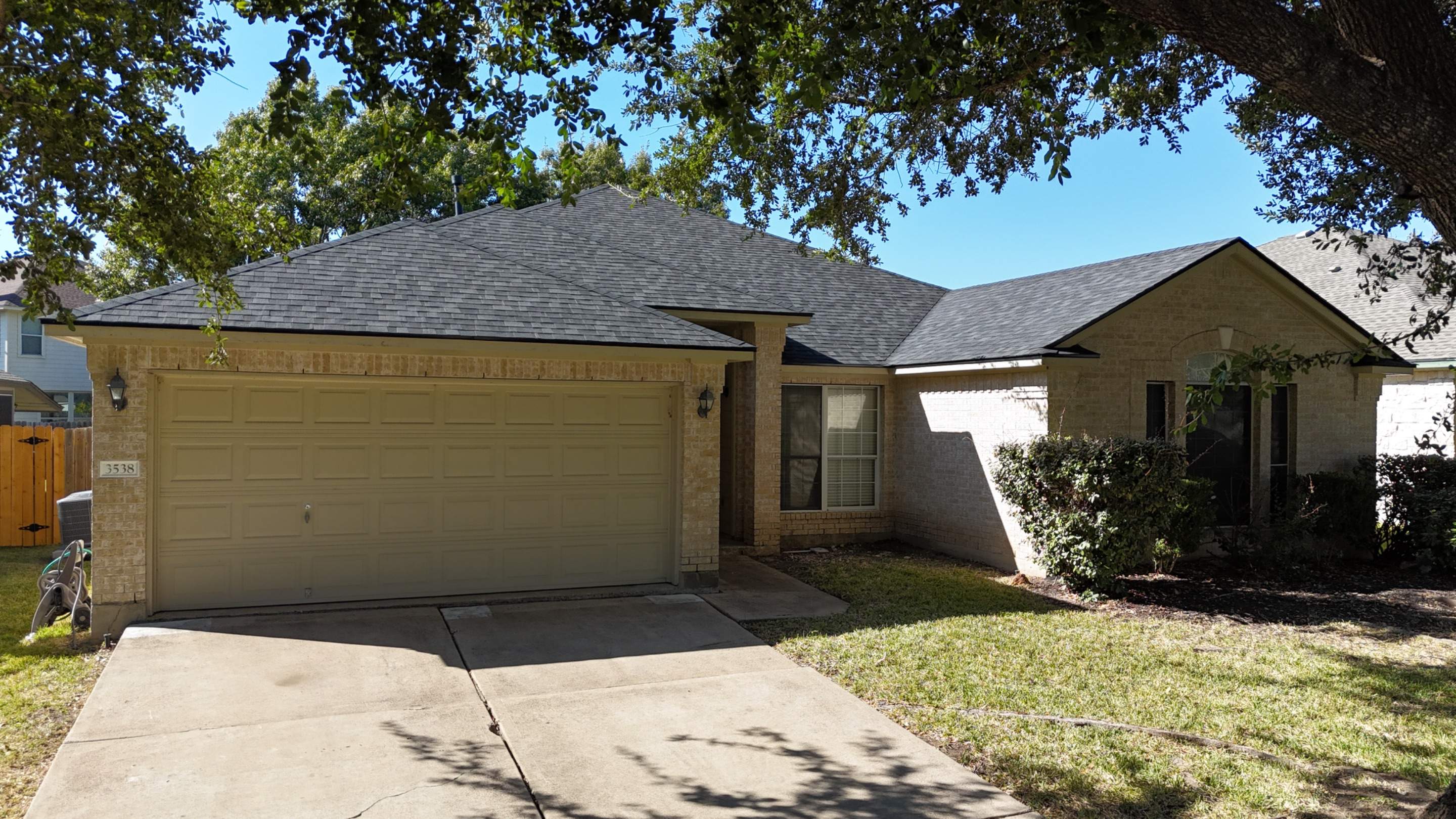 Onyx Black - Owens Corning TruDefinition Duration  by RoofsOnly.com