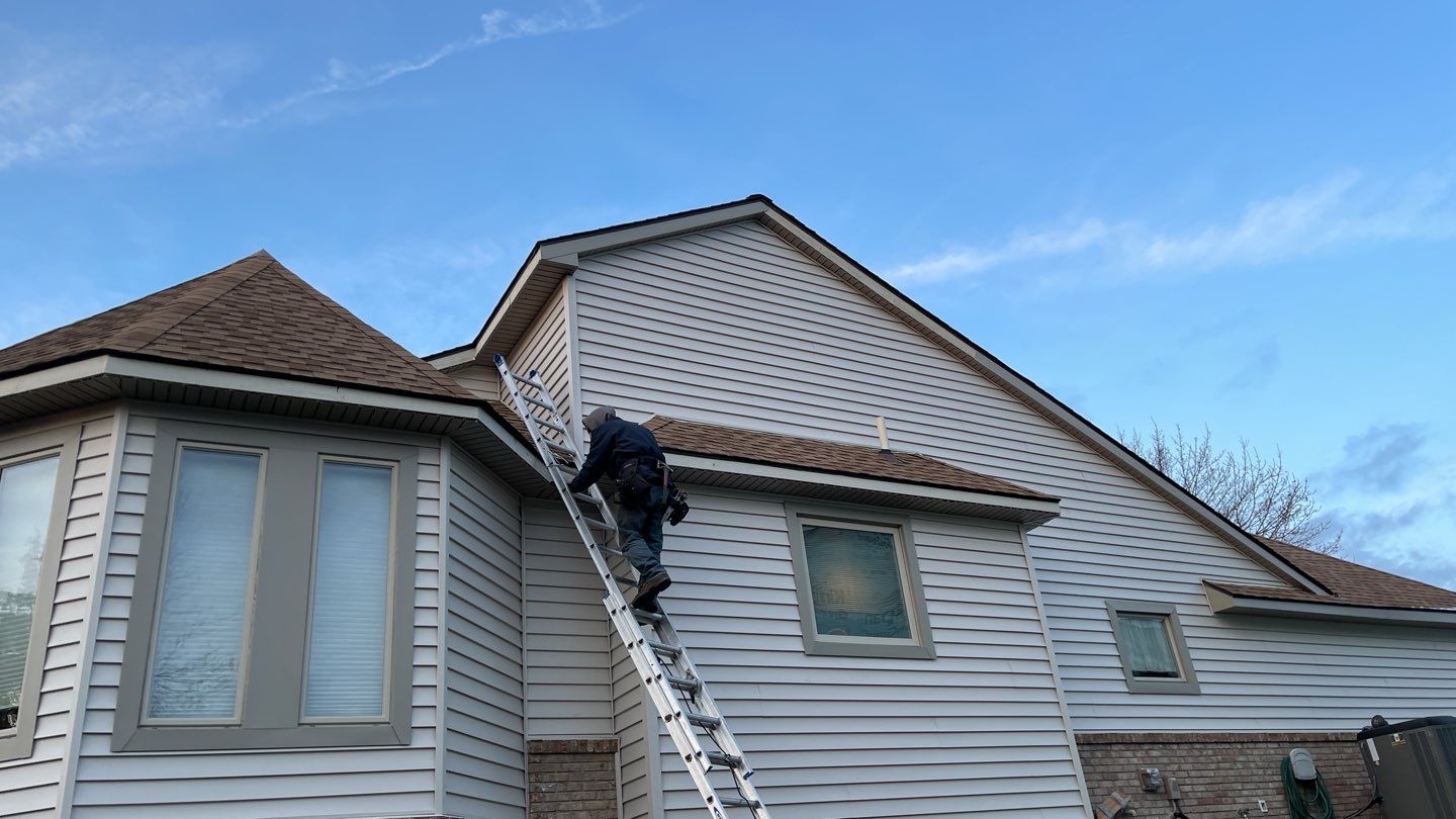 Siding Replacement using CertainTeed Restoration Classic D5 by 180 Contractors