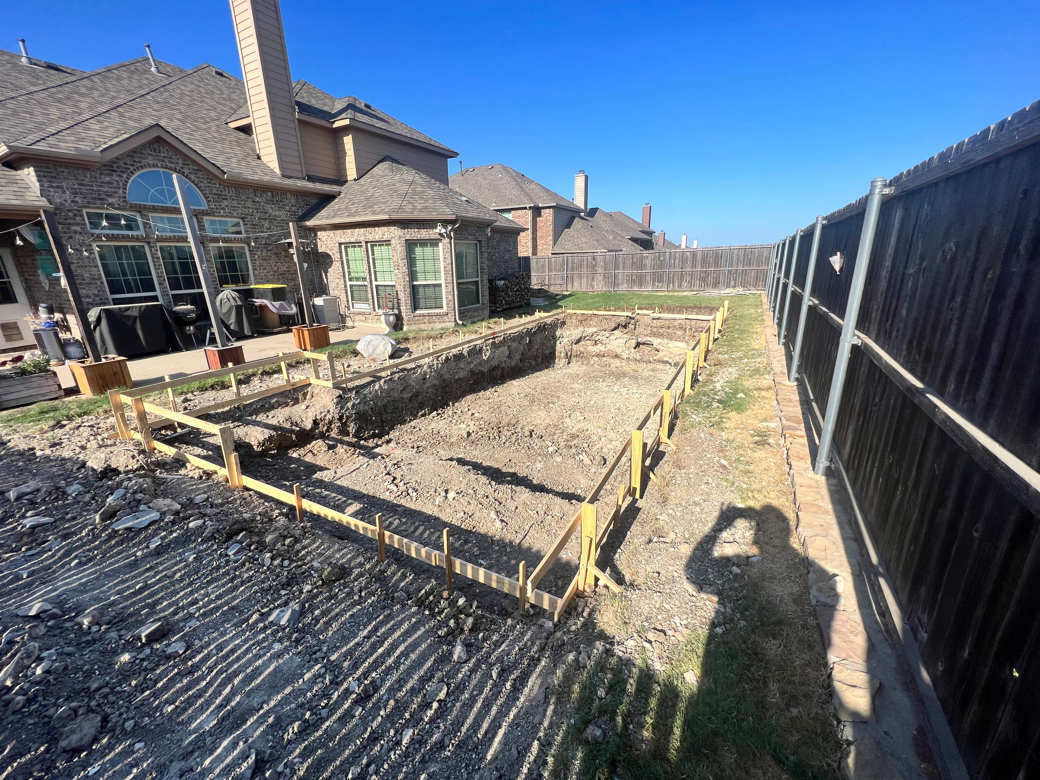 Geometric Pool with Raised Spa and Sun Shelf by Pinnacle Pools and Spas - DFW