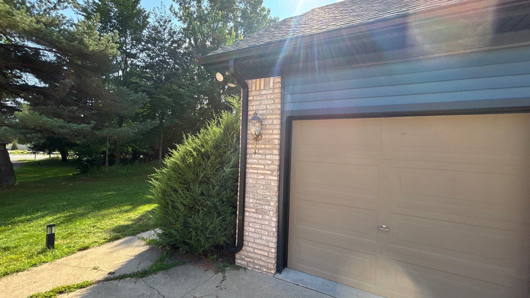 Siding Replacement using Alside Charter Oak D4.5" Laguna Blue by 180 Contractors