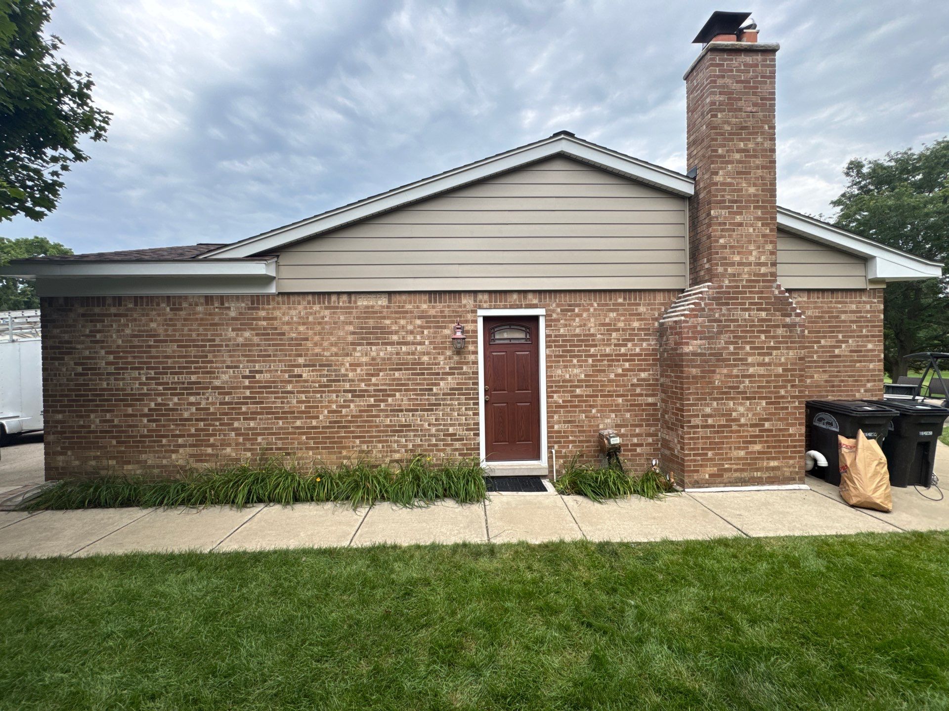 Siding Replacement using Alside S7 Cedar Mill Grain Pebble by 180 Contractors