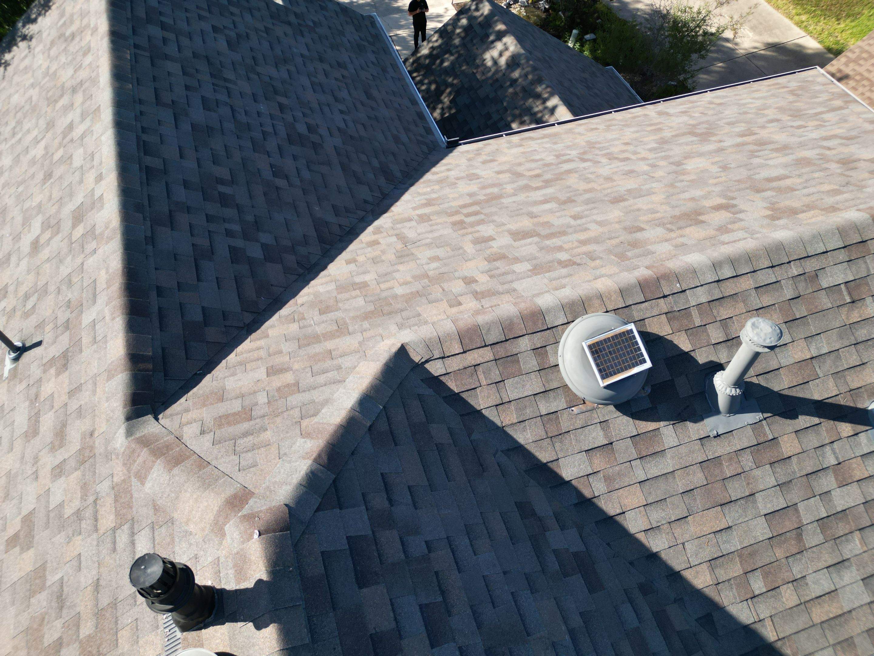 Natural Wood - Malarkey Highlander by RoofsOnly.com