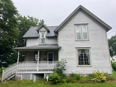 seamless aluminum gutter install in Harvard, IL (Before)