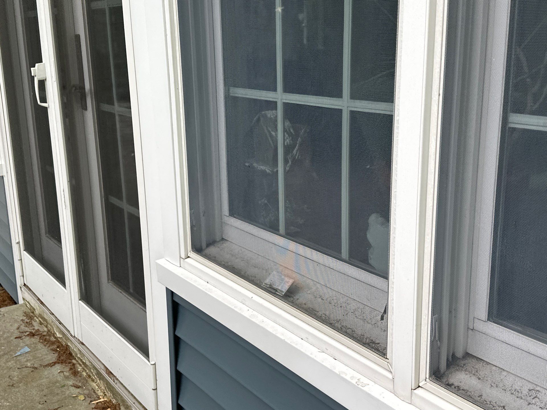 Vinyl Siding Transformation – Pacific Blue by Mighty Dog Roofing of Greater Middlesex County