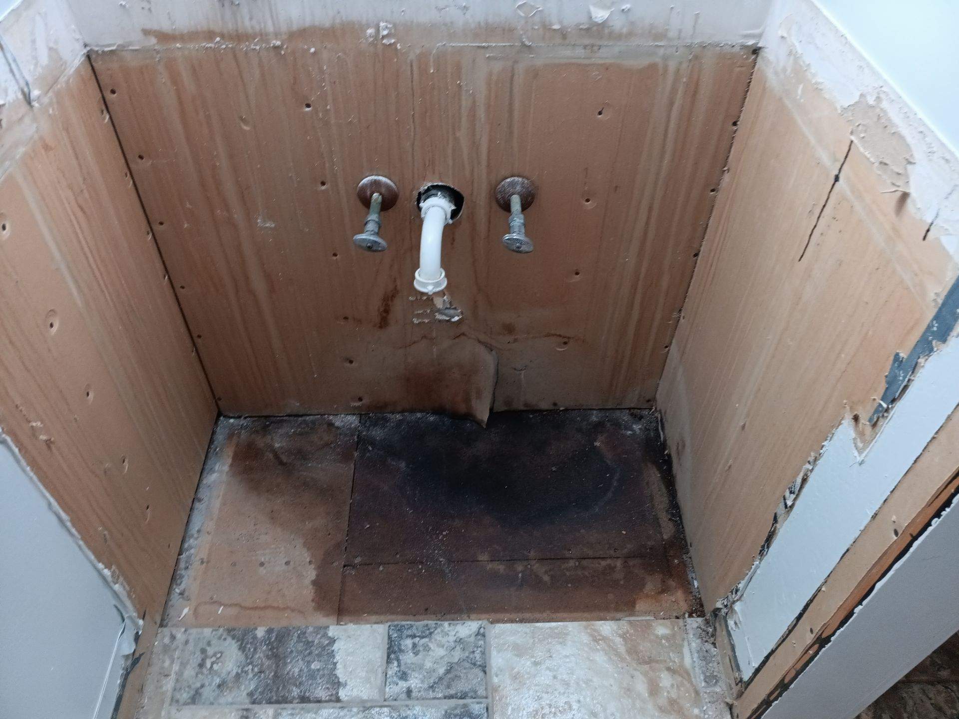 Becker Lake Home Bathroom Remodel by Kitchen Works LLC