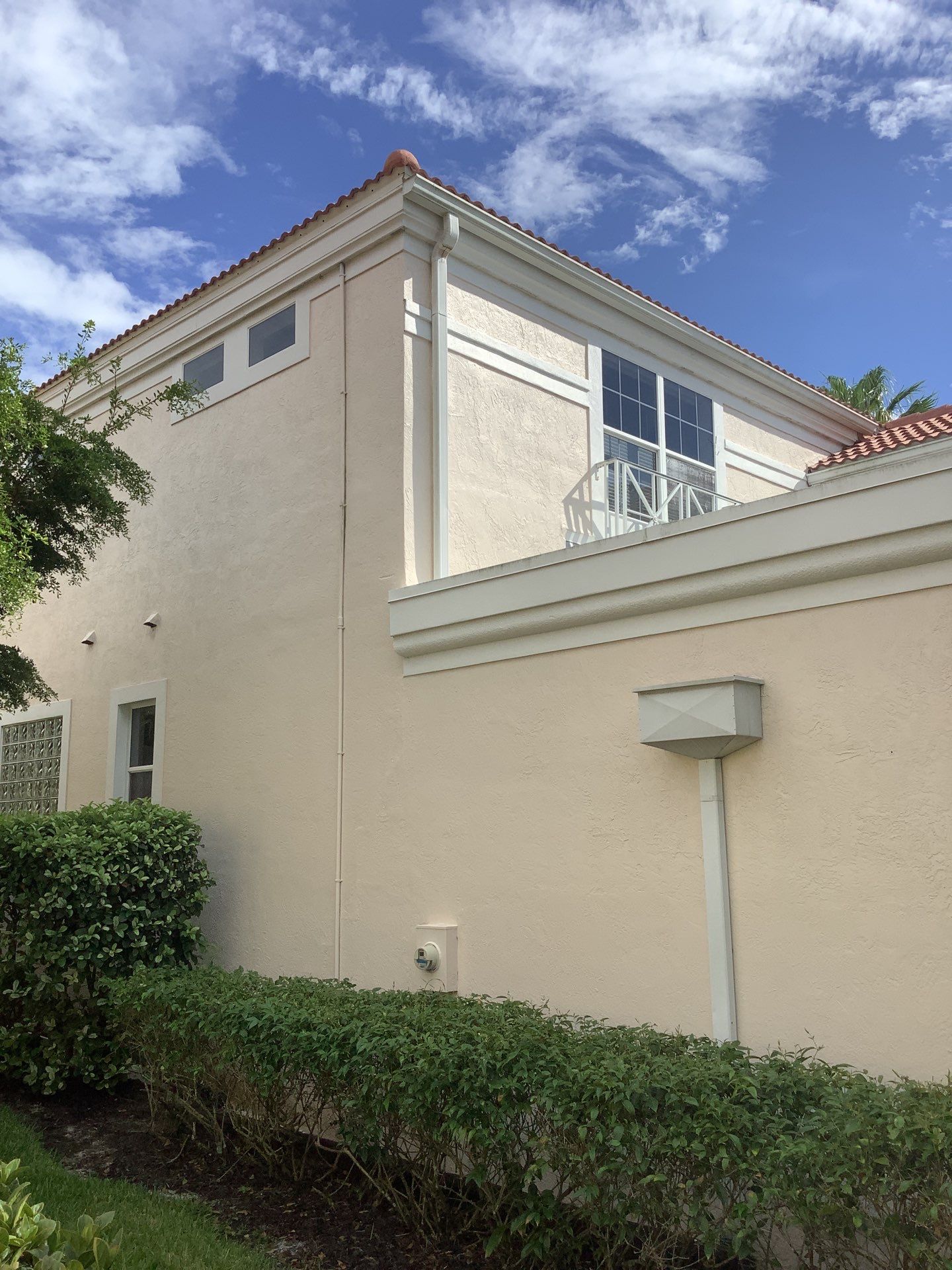 Finish Gutters for Luxury Homes in Longboat Key FL by Gutter Professors