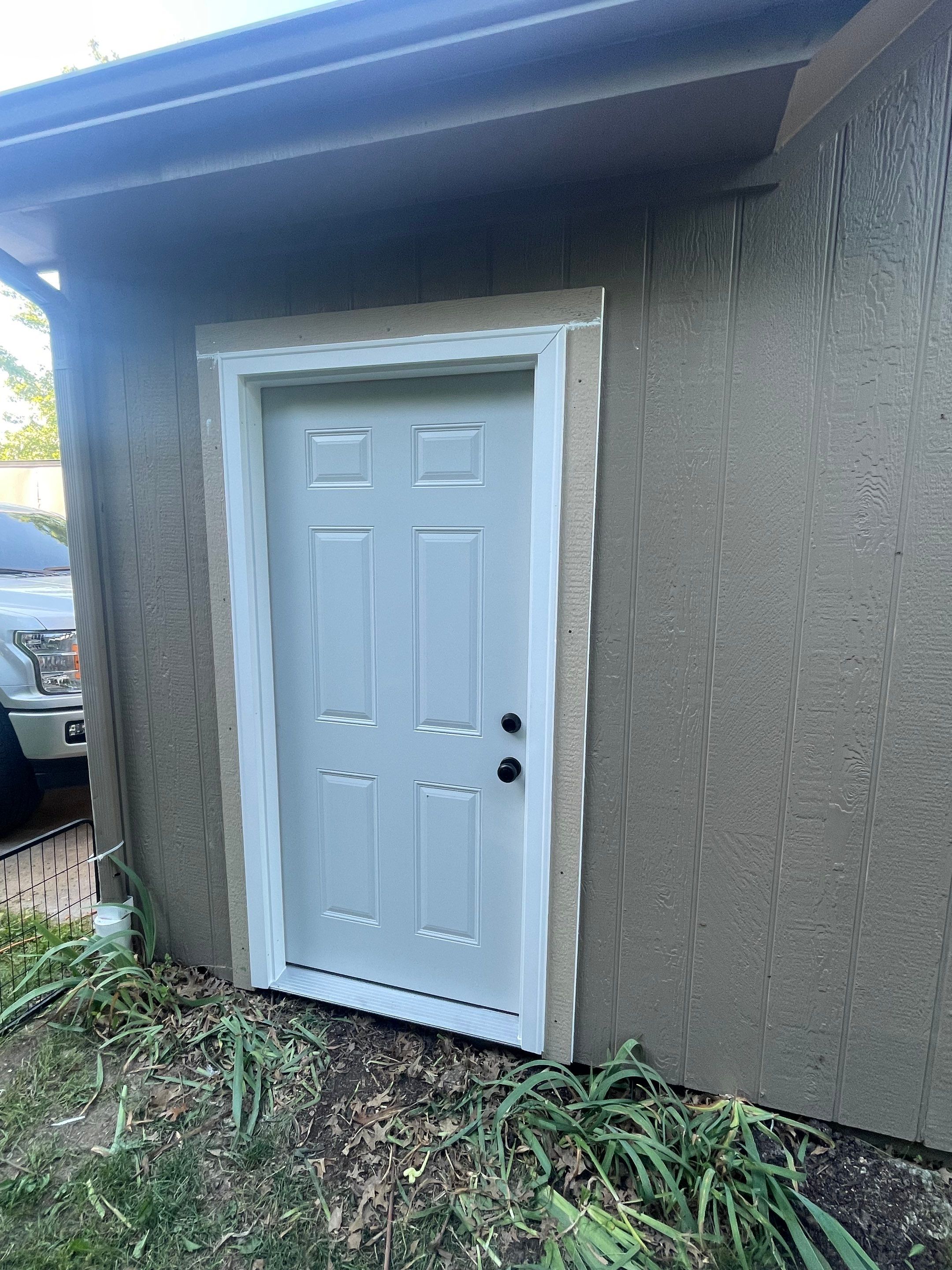 Door Installation using ThermaTru door by EEC  Windows, Siding & Roofing 