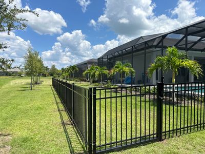 Aluminum Fence Installation using 3 Rail Aluminum Fence
