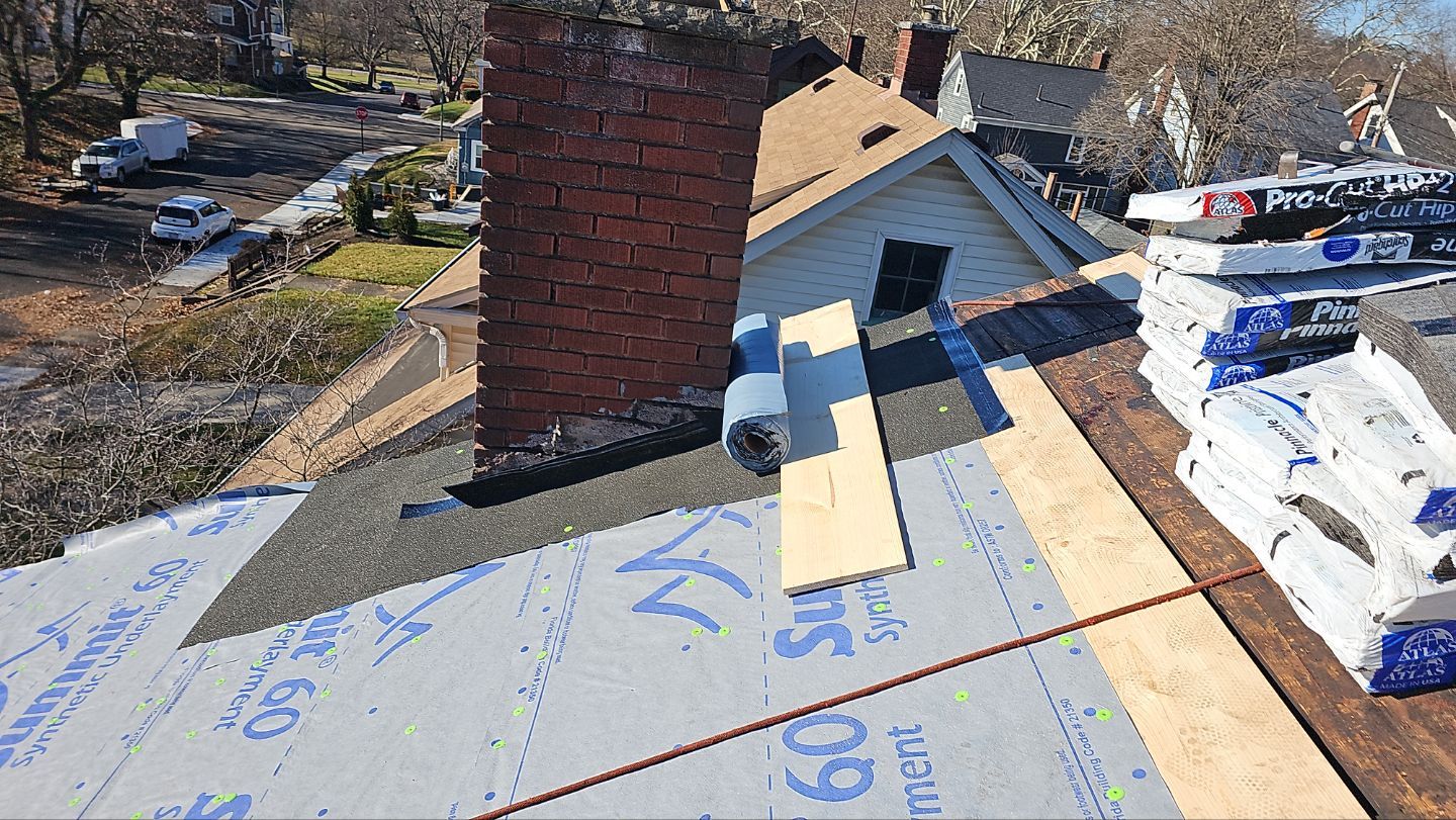 ATLAS PINNACLE COLOR: BURNT HICKORY DRIP EDGE: WHITE by Eagle Eye Roofing