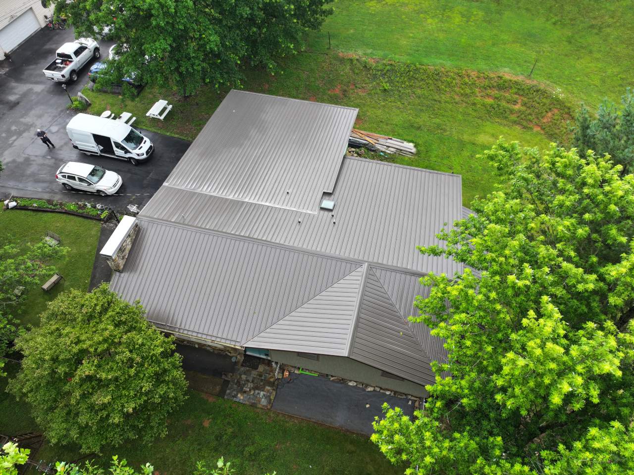 Miller Residence by Omnia Roofing