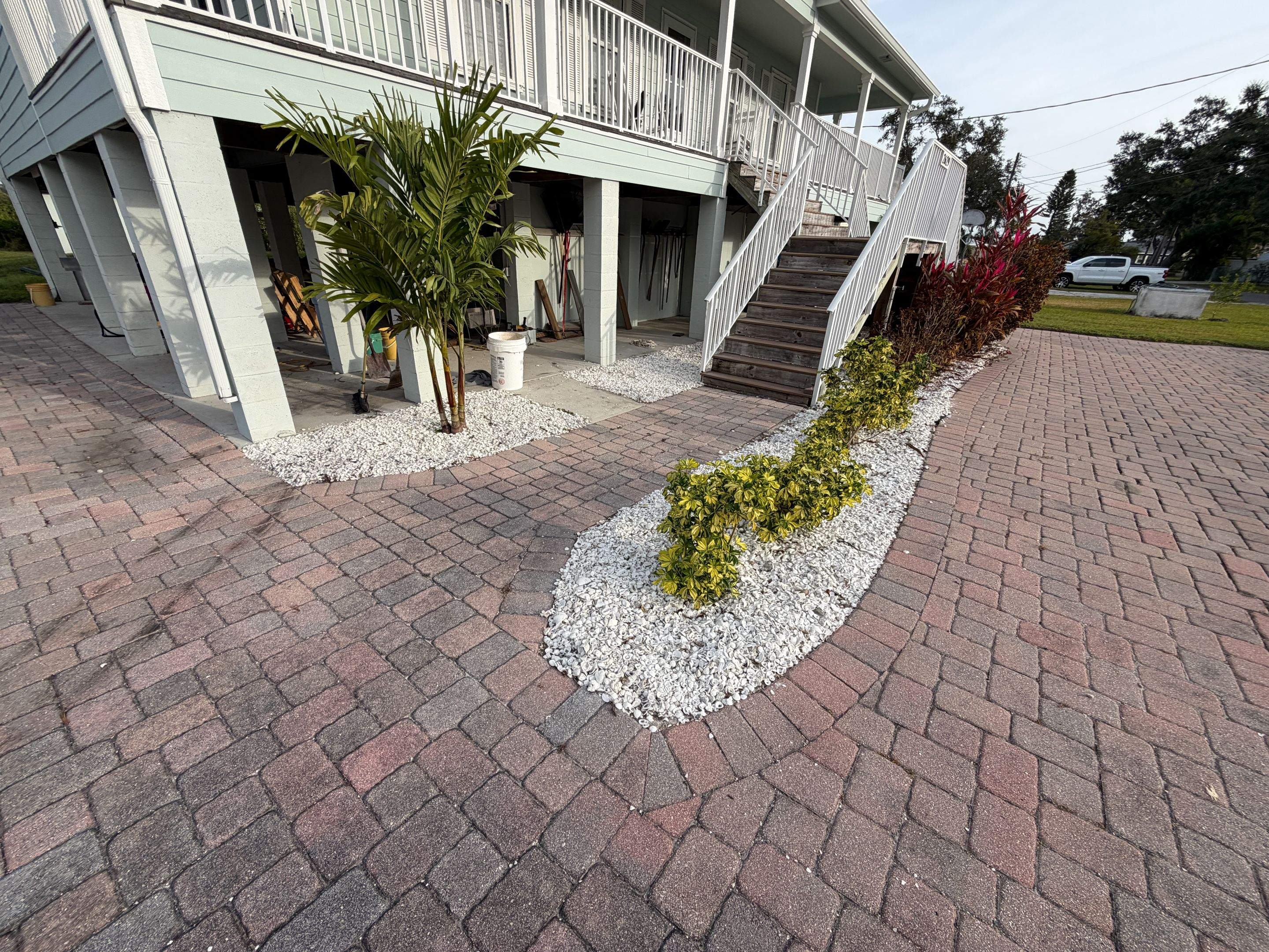 Multi-Toned Paver Driveway Cleaning and Sealing in Ruskin Florida by Supreme Paver Experts