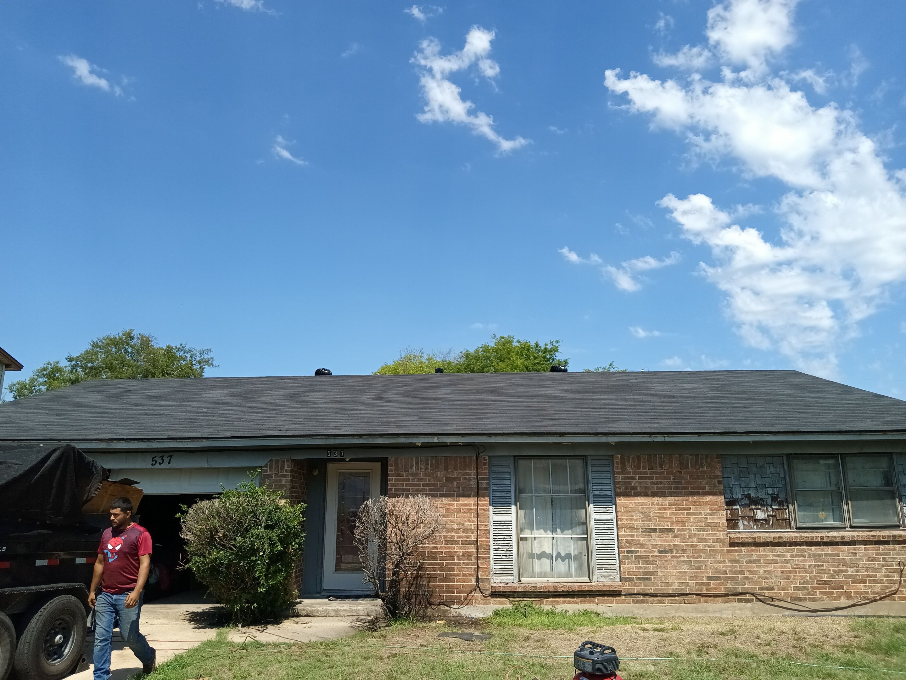 Roof Replacement by EL-GC LLC 