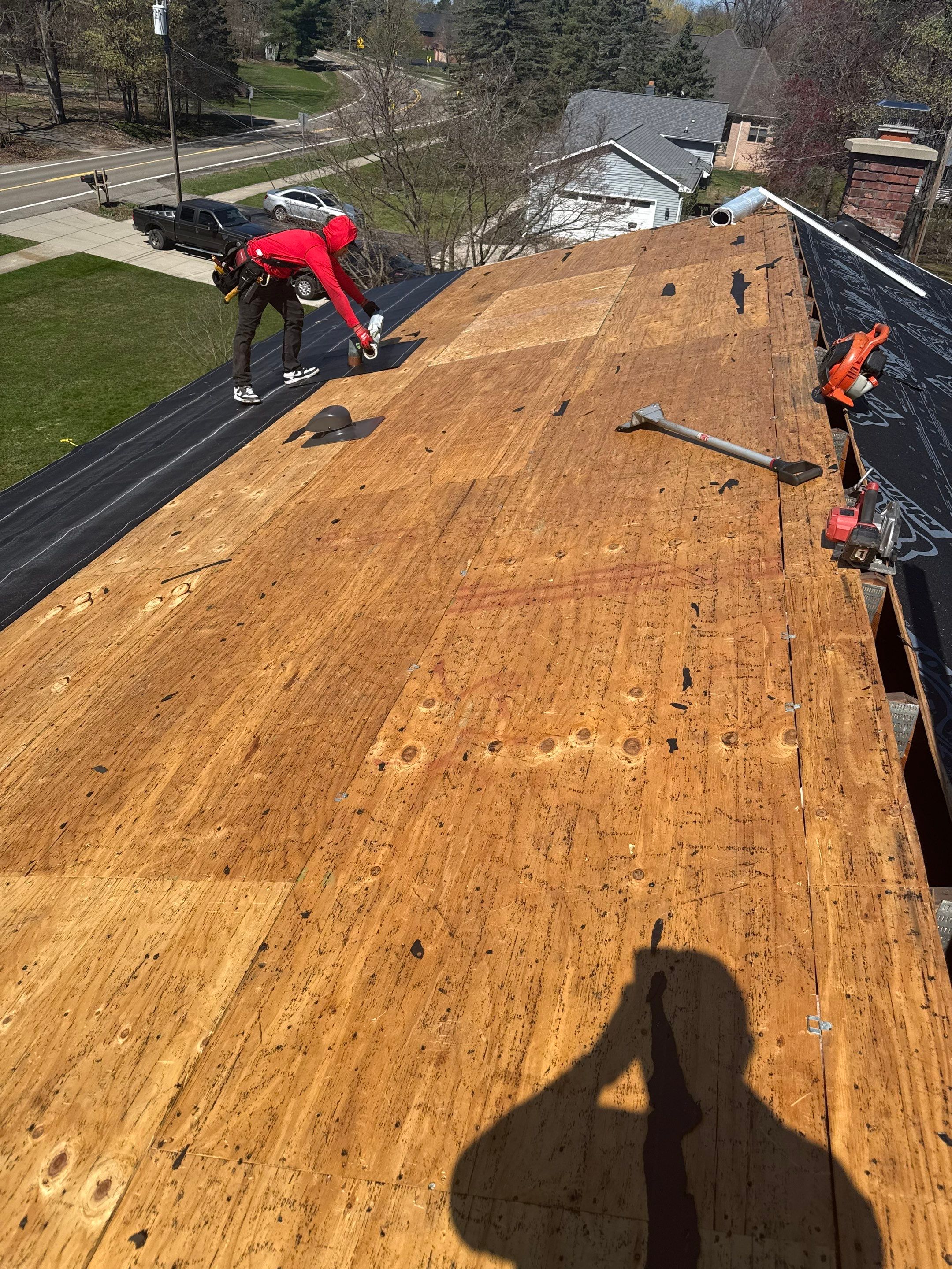 Roof Replacement using Owens Corning Onyx Black by 180 Contractors