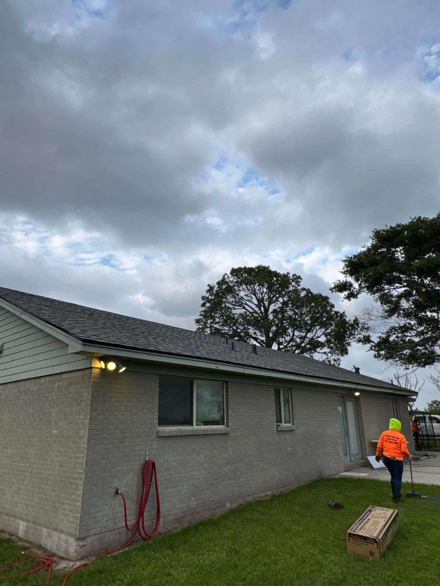Roof Replacement louise by Roof Repair Company