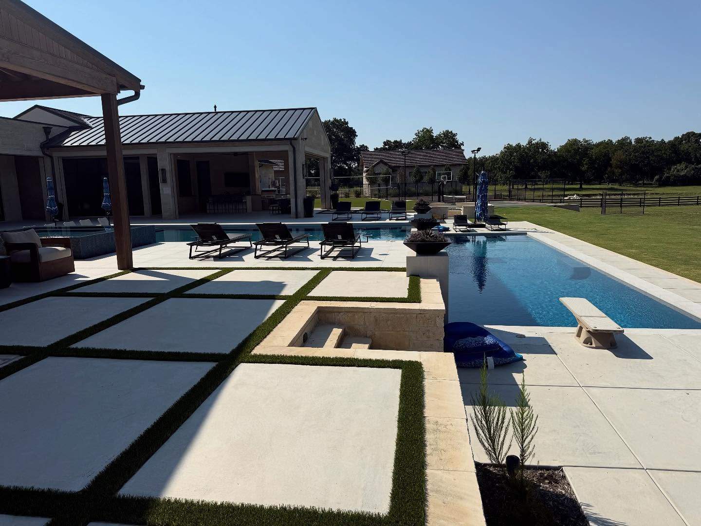 Jumbo Double Pool with Negative Edge by Pinnacle Pools and Spas - DFW