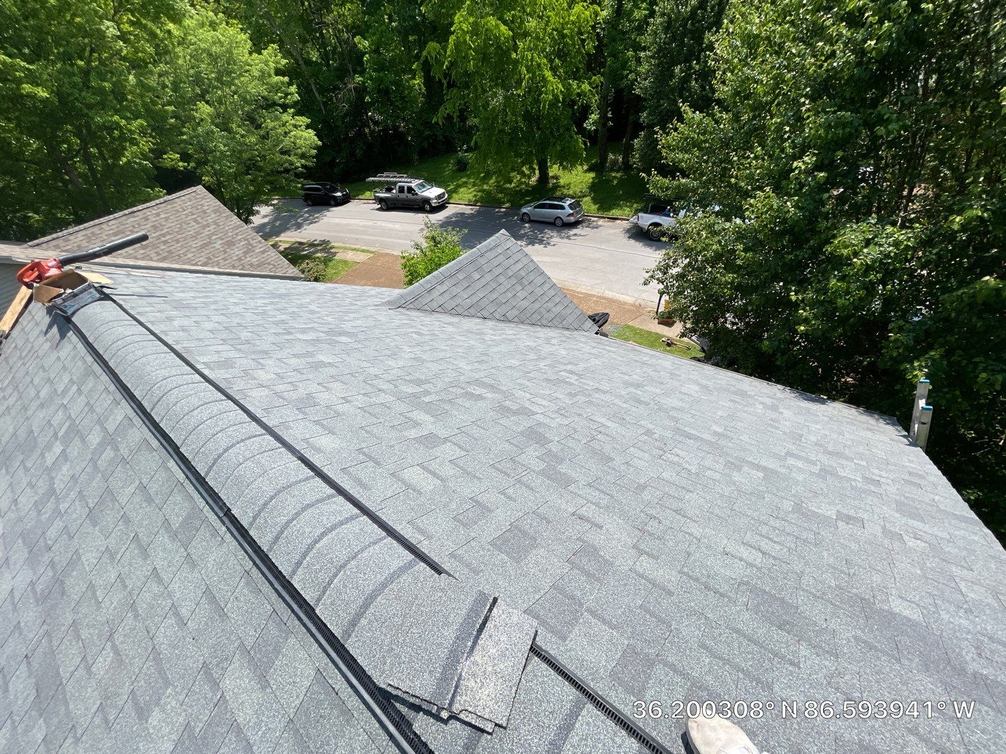 Residential Roofing Installation using Owens Corning Oakridge Roofing System by Undersun Roofing 