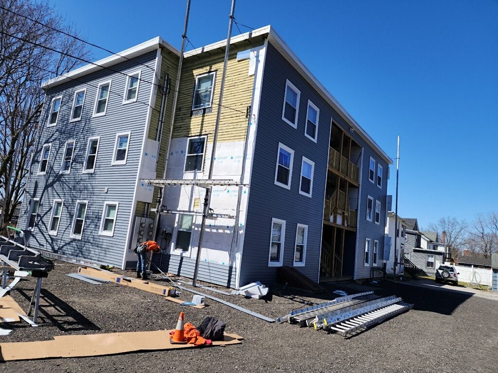 Vinyl siding in Putnam, CT by UBrothers Construction
