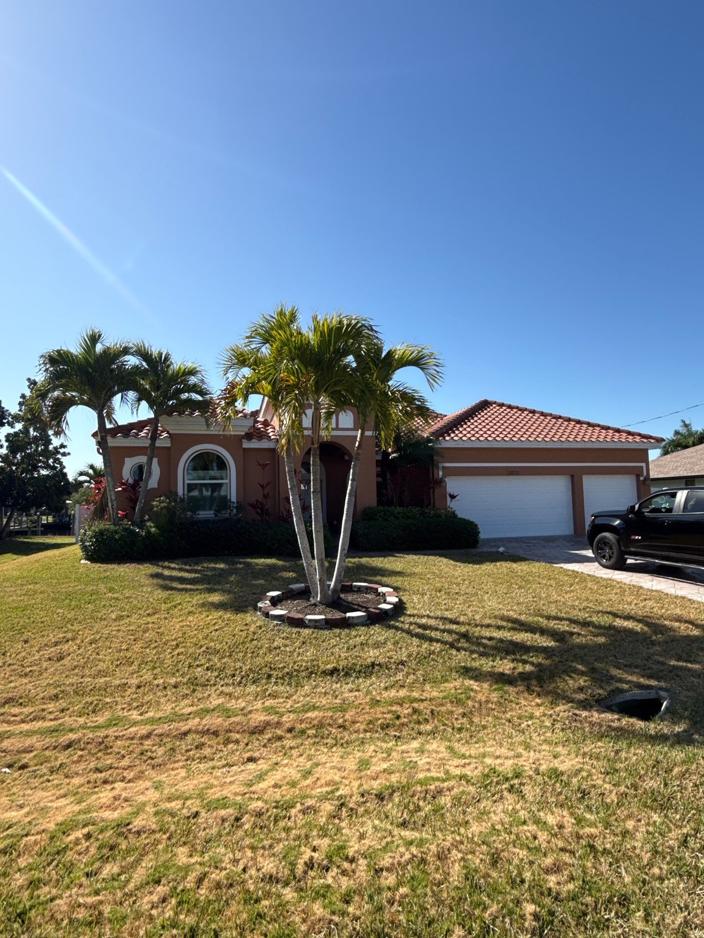 7 inch seamless gutters using Seamless Aluminum Gutters in Fort Myers, FL by Gutter Professors