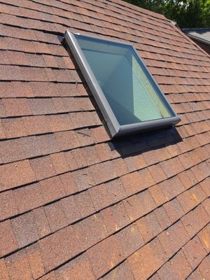 Velux Curb‑Mounted Skylight Replacement – Barrie, Ontario