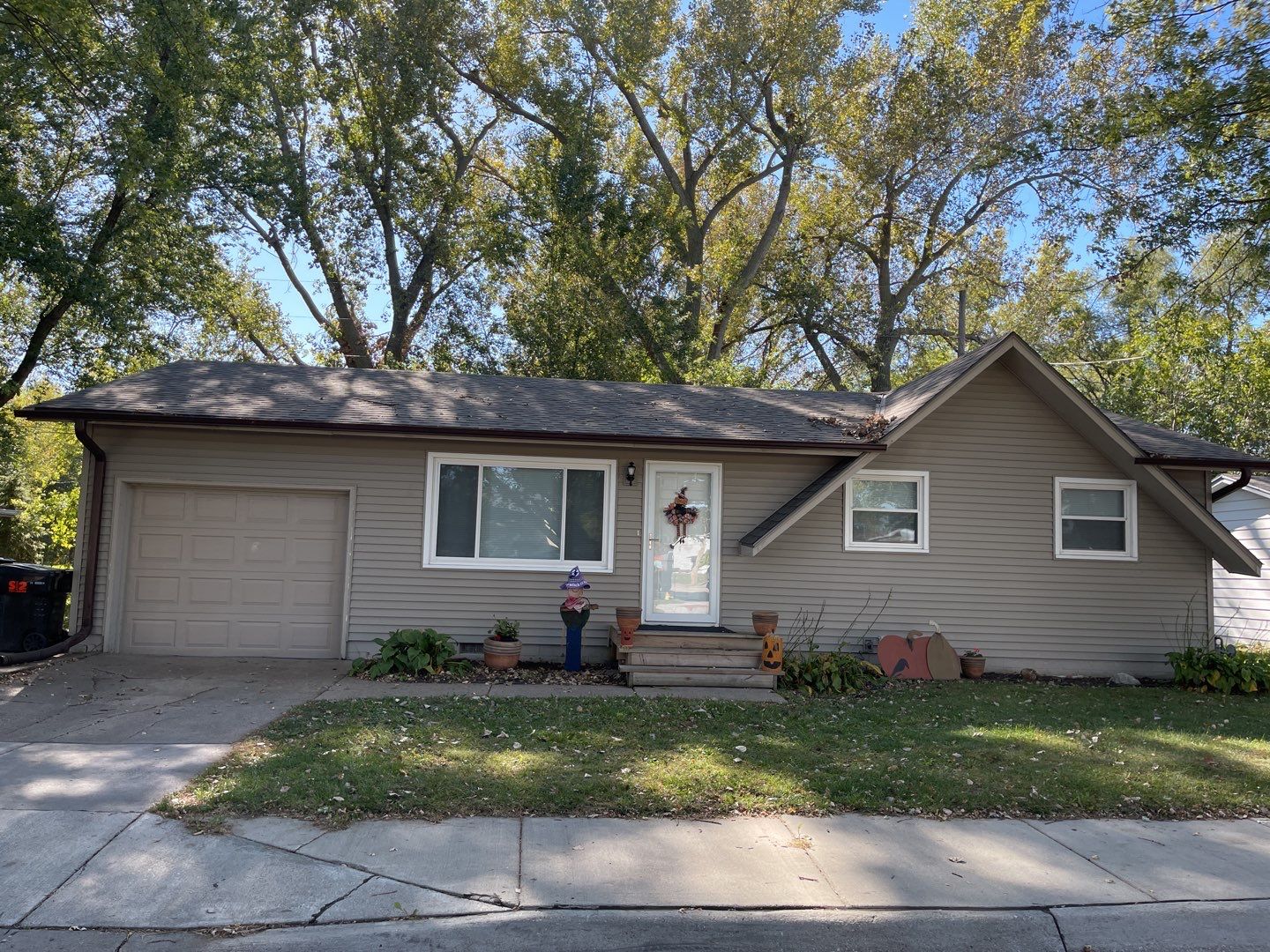 Siding Installation using Vinyl Siding by Lightning Exteriors